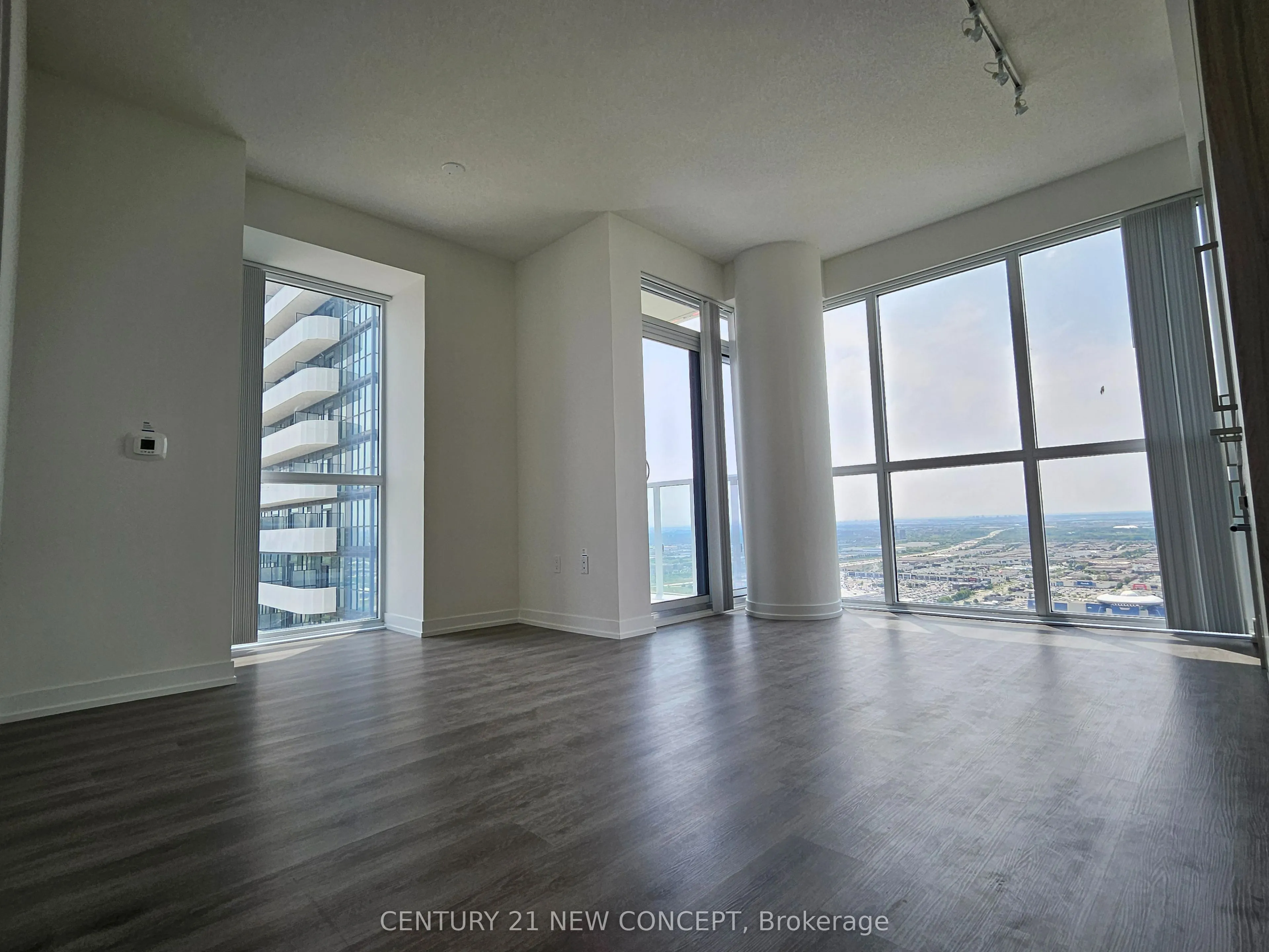 225 commerce Street, #4106
