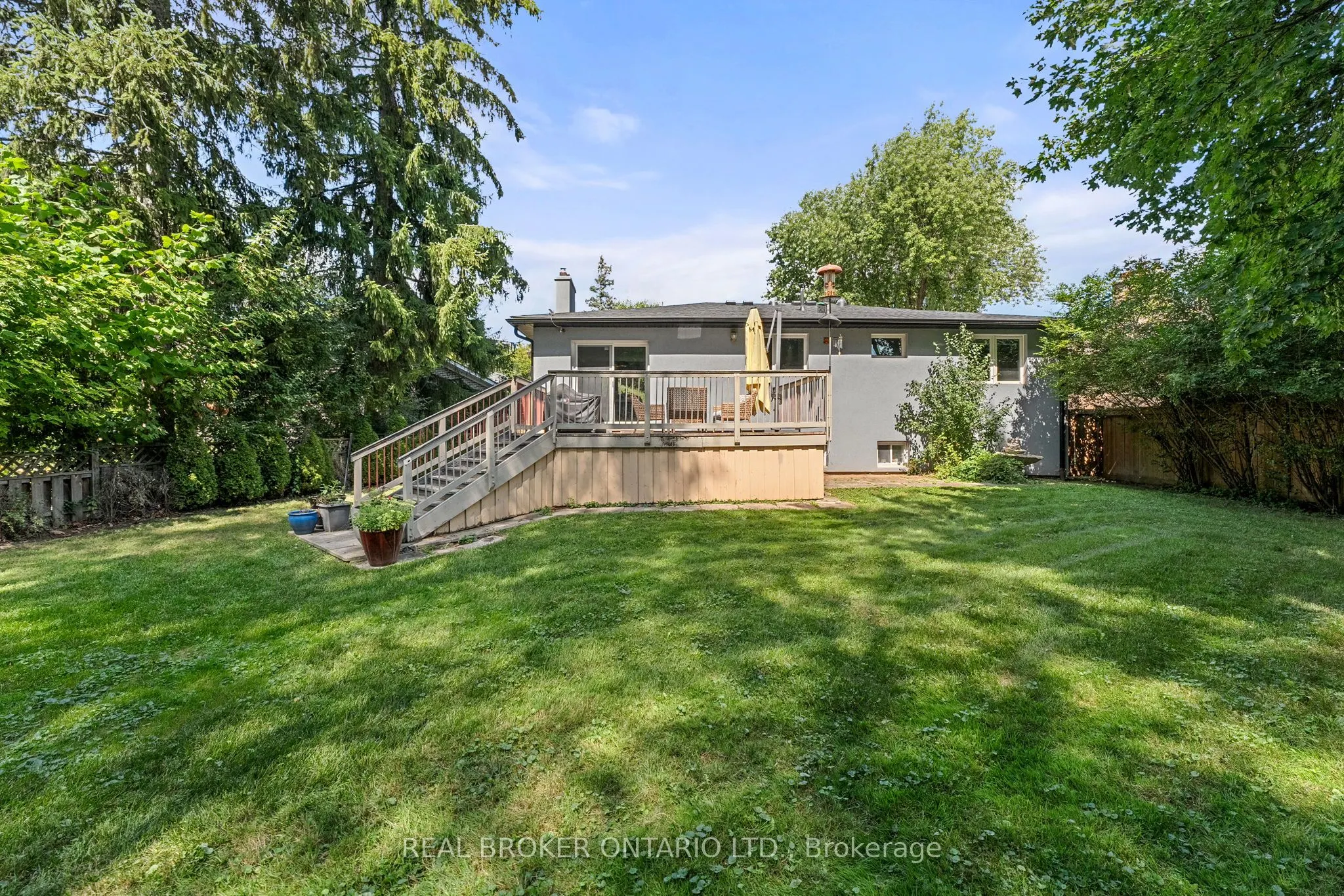 240 Rosemar Gardens