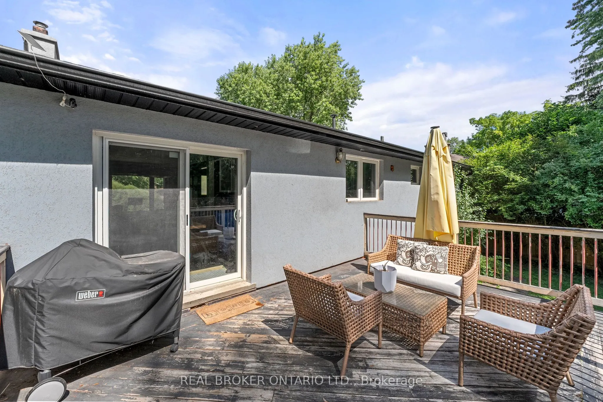240 Rosemar Gardens