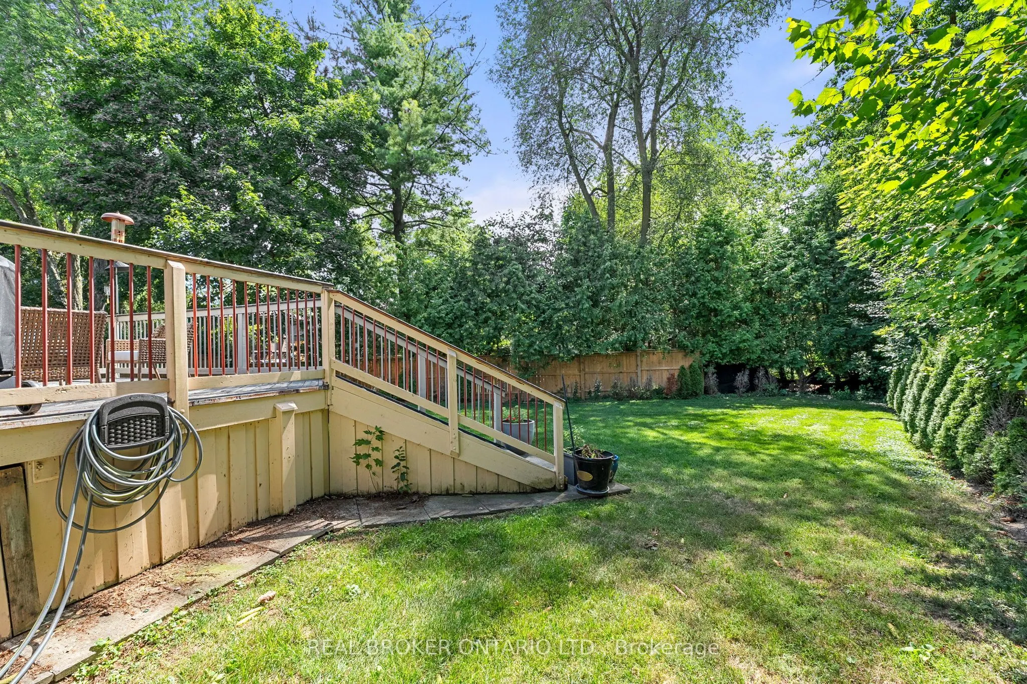 240 Rosemar Gardens