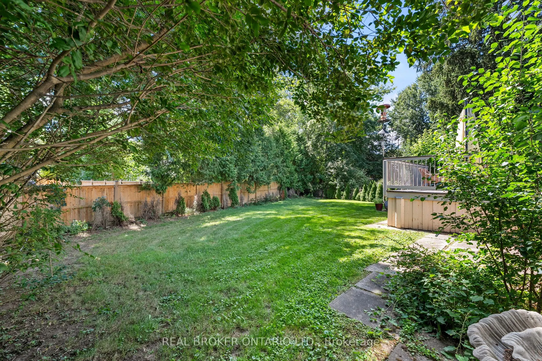 240 Rosemar Gardens