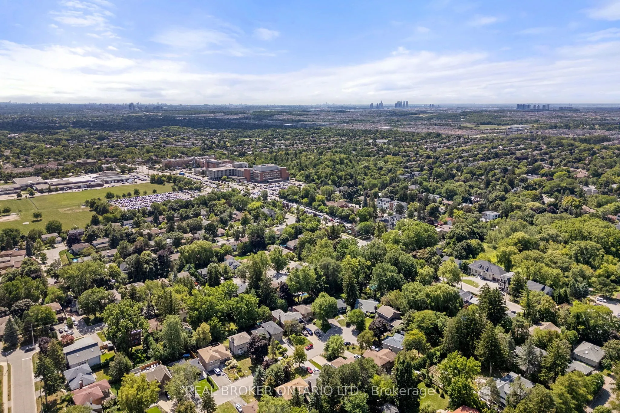 240 Rosemar Gardens