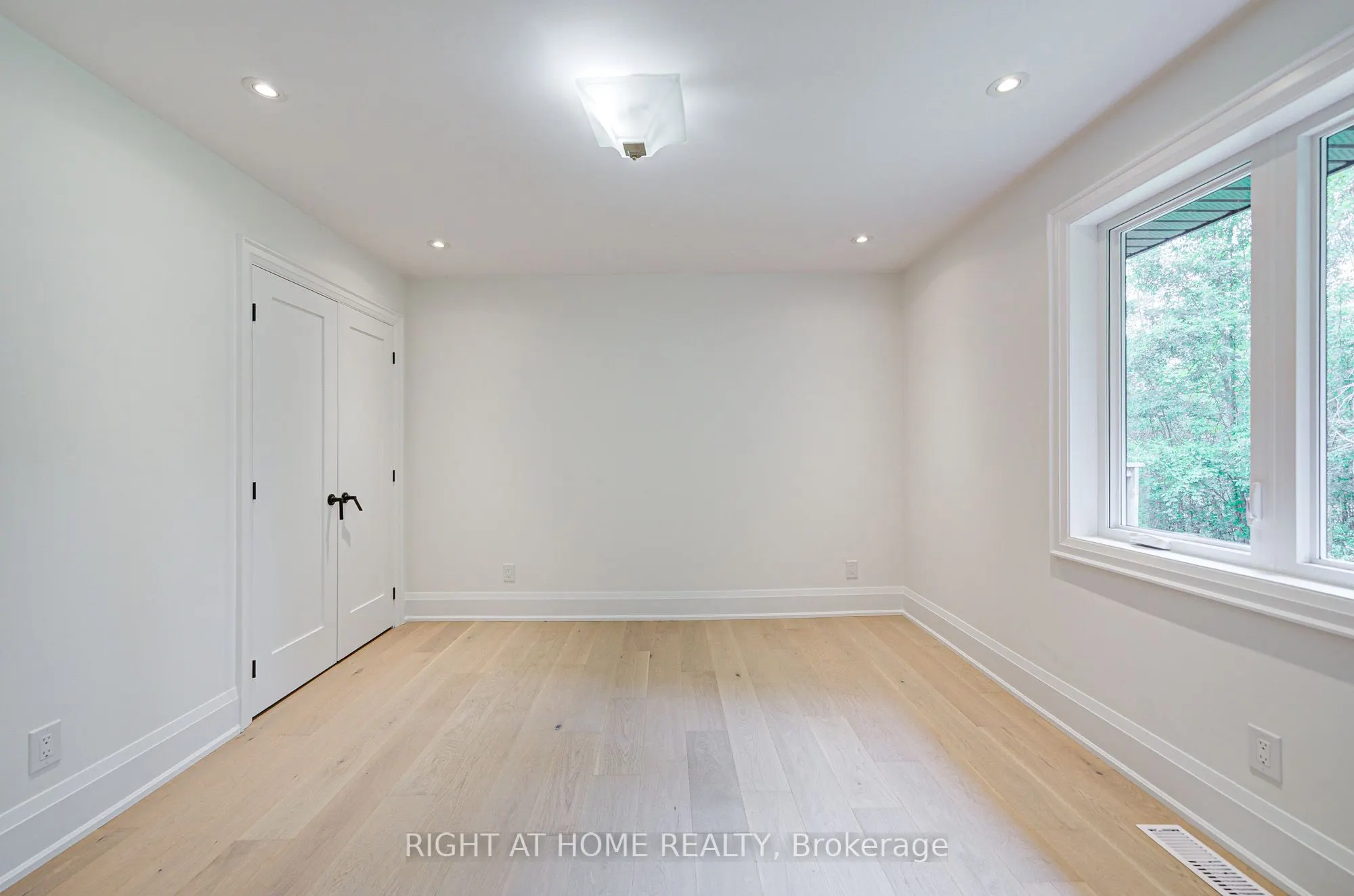 26375 Woodbine Avenue