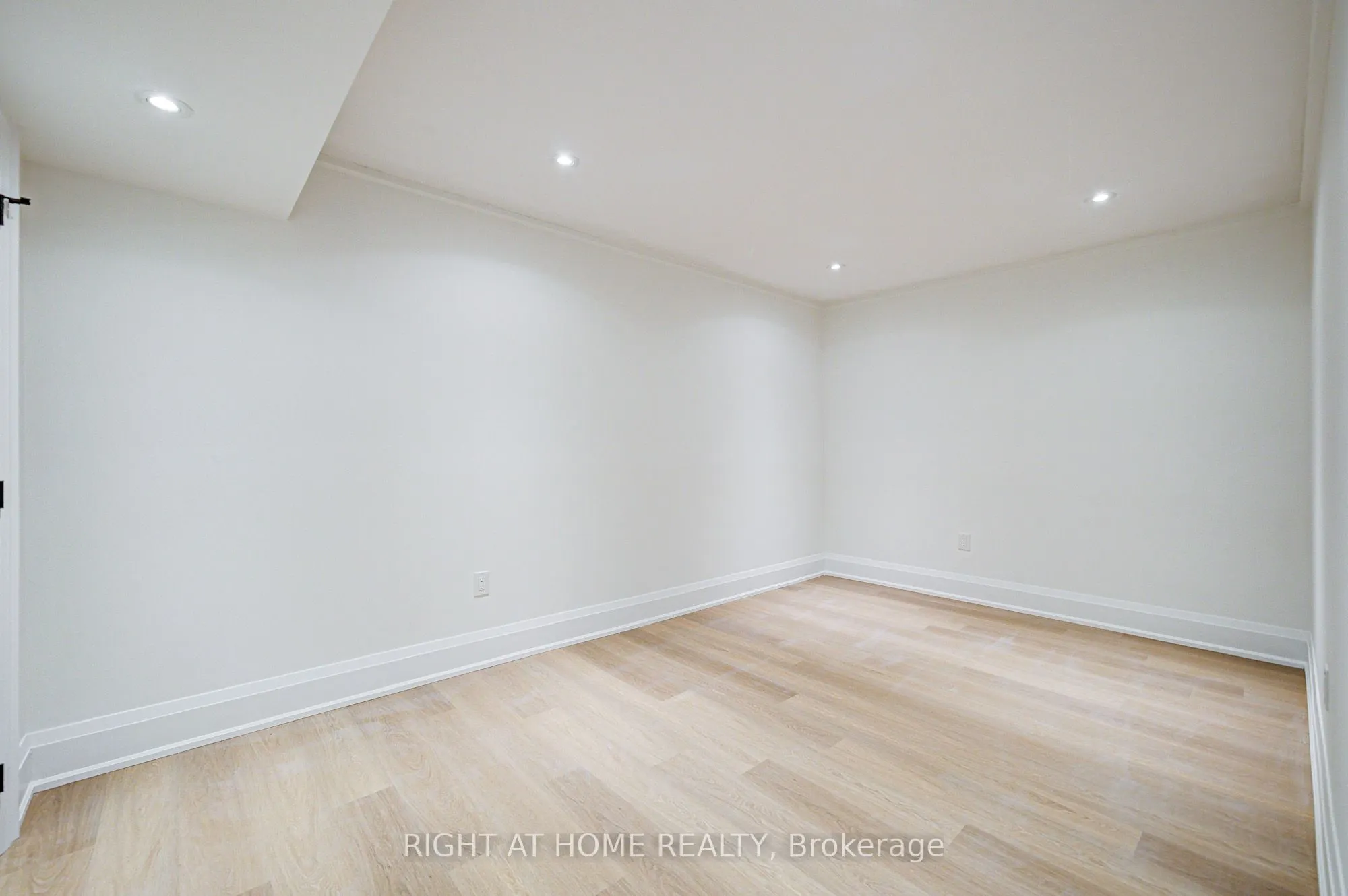 26375 Woodbine Avenue