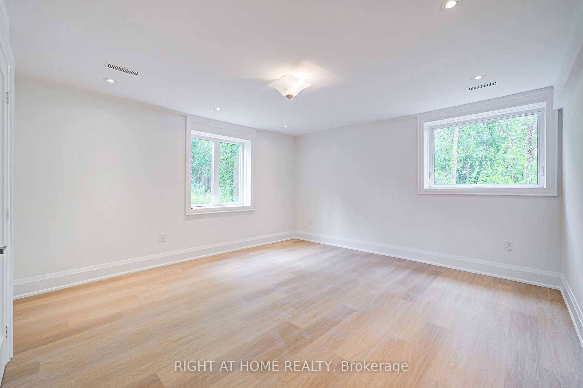 26375 Woodbine Avenue