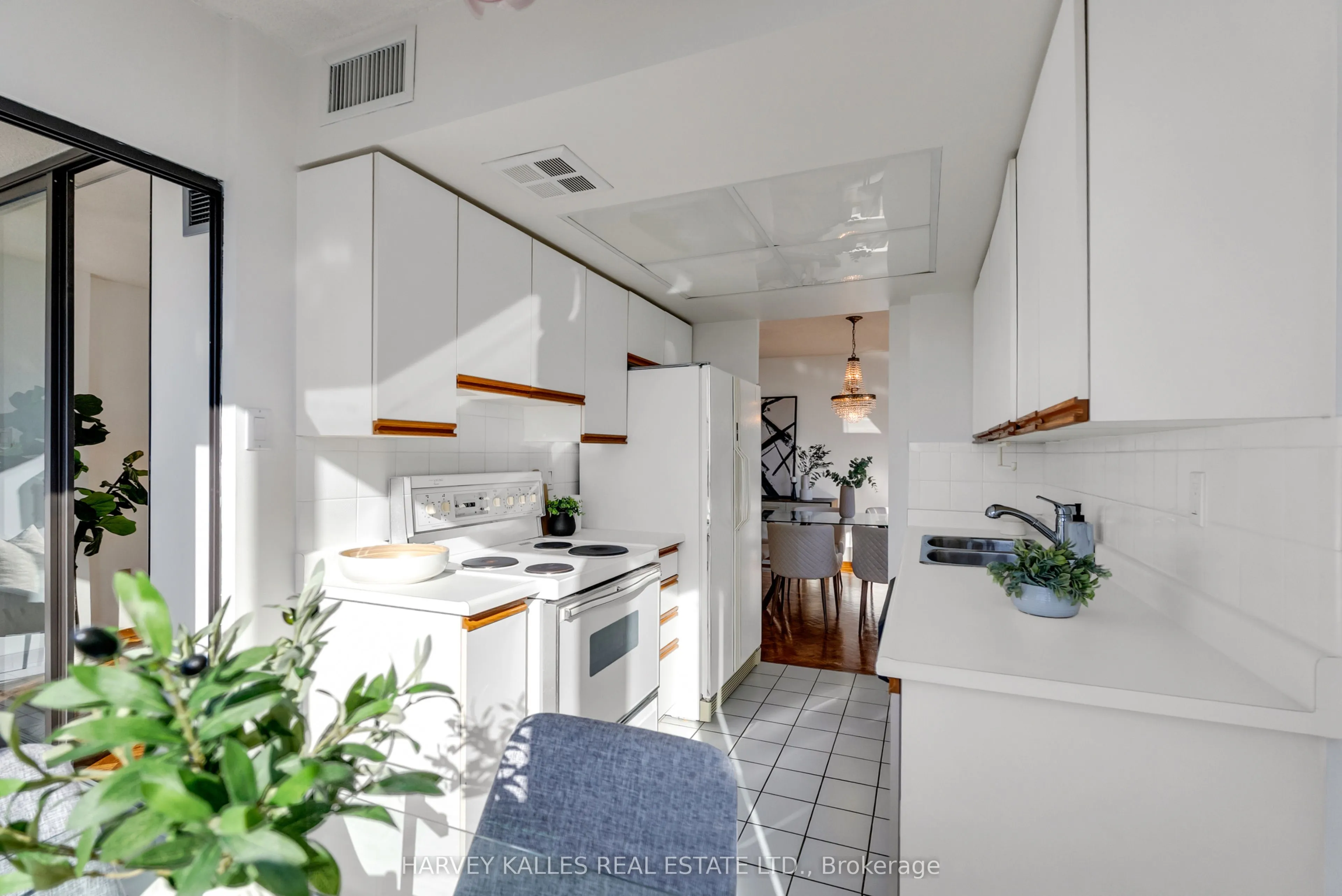 7440 Bathurst Street, #1411
