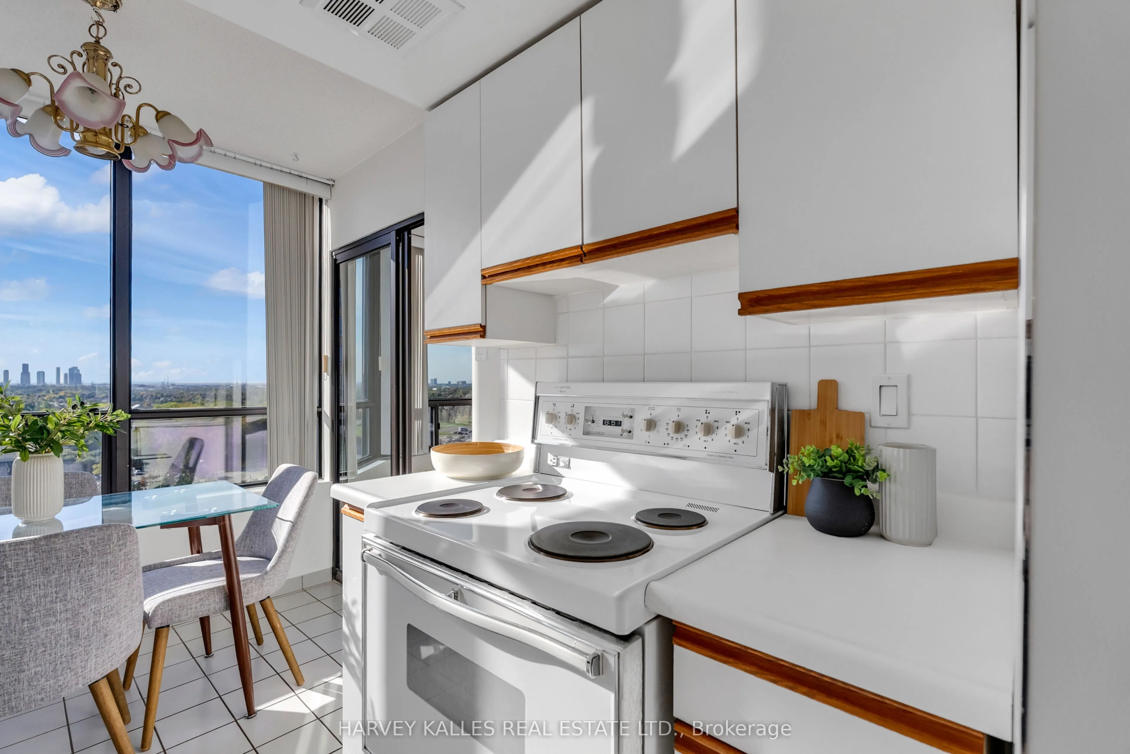 7440 Bathurst Street, #1411