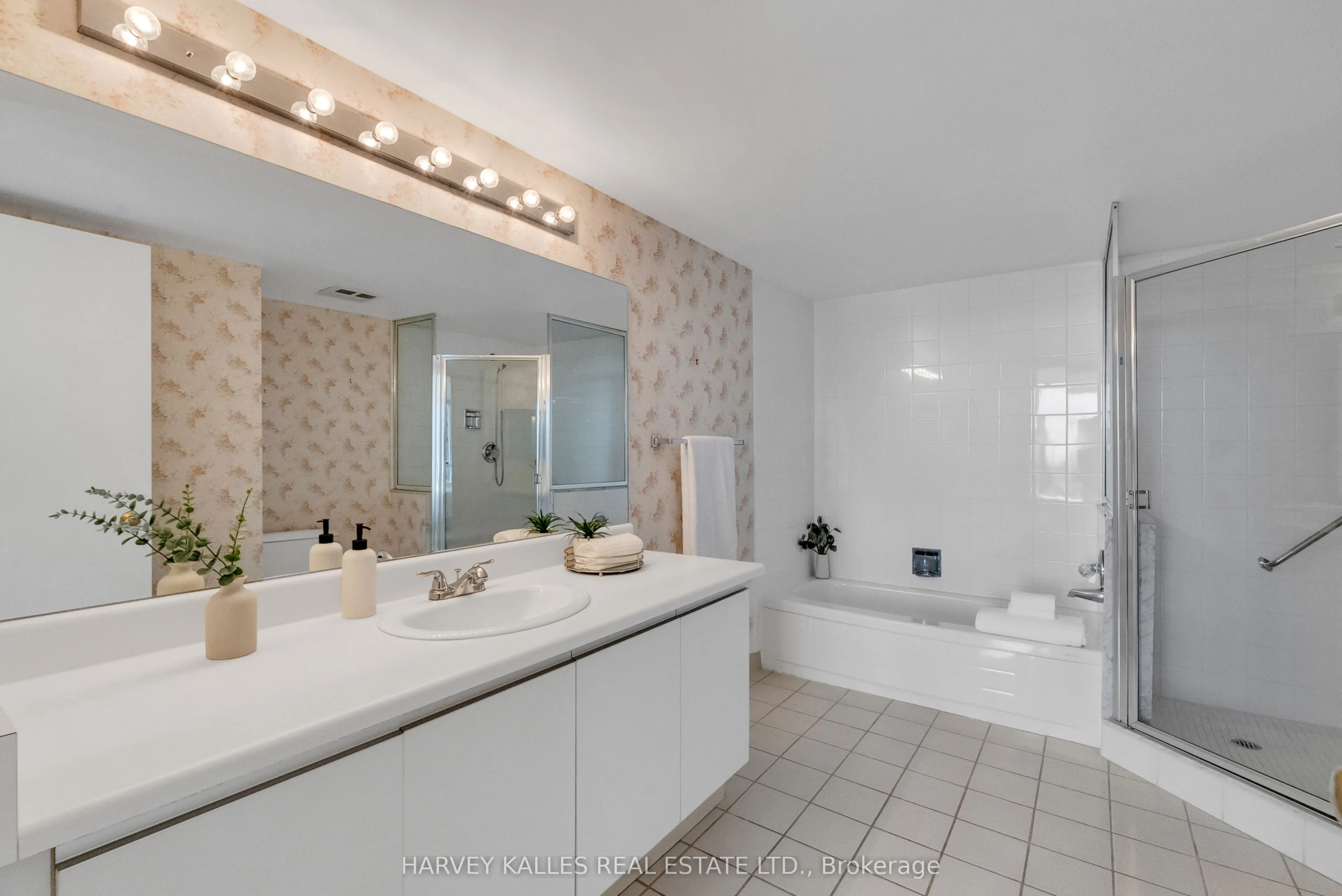 7440 Bathurst Street, #1411