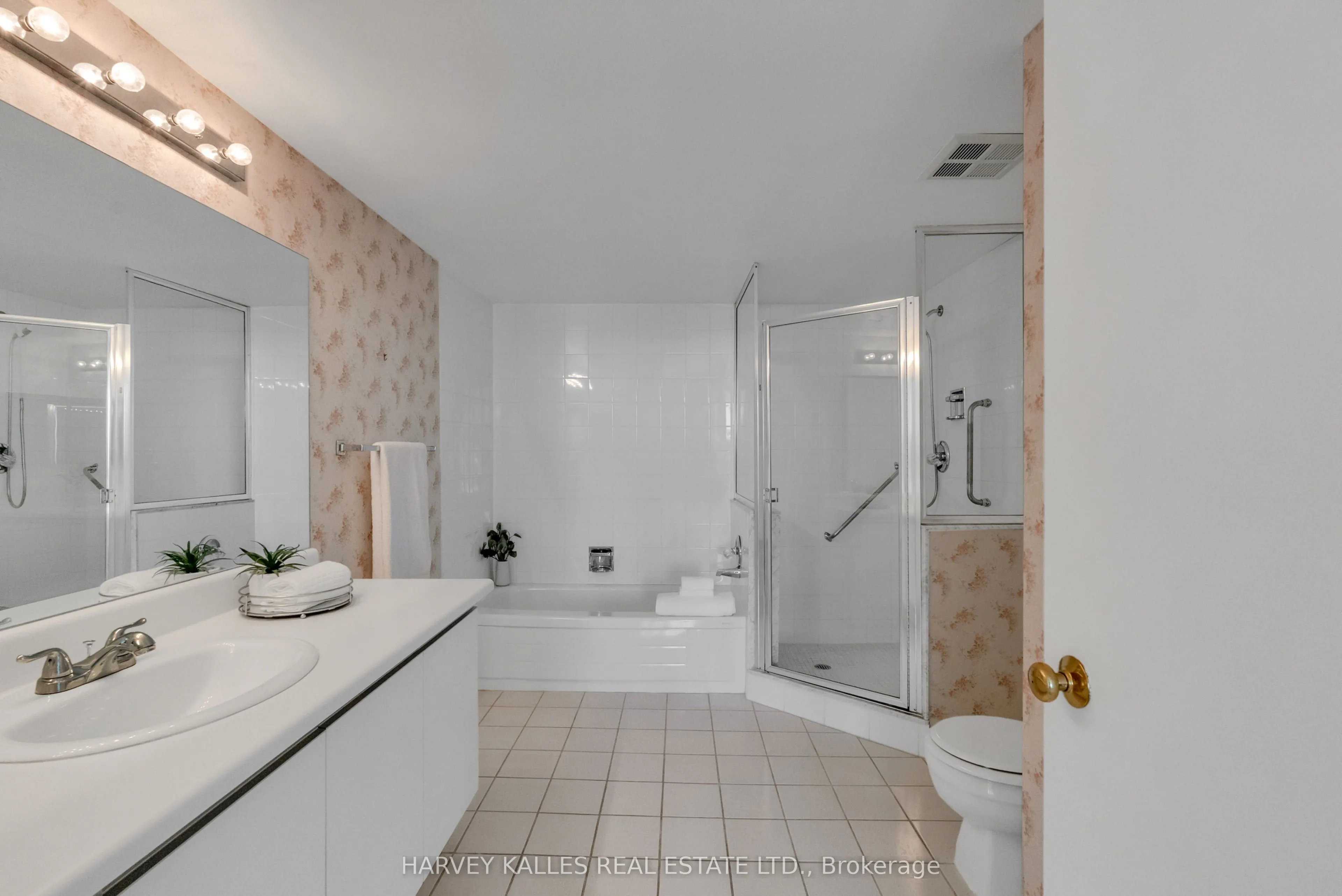 7440 Bathurst Street, #1411