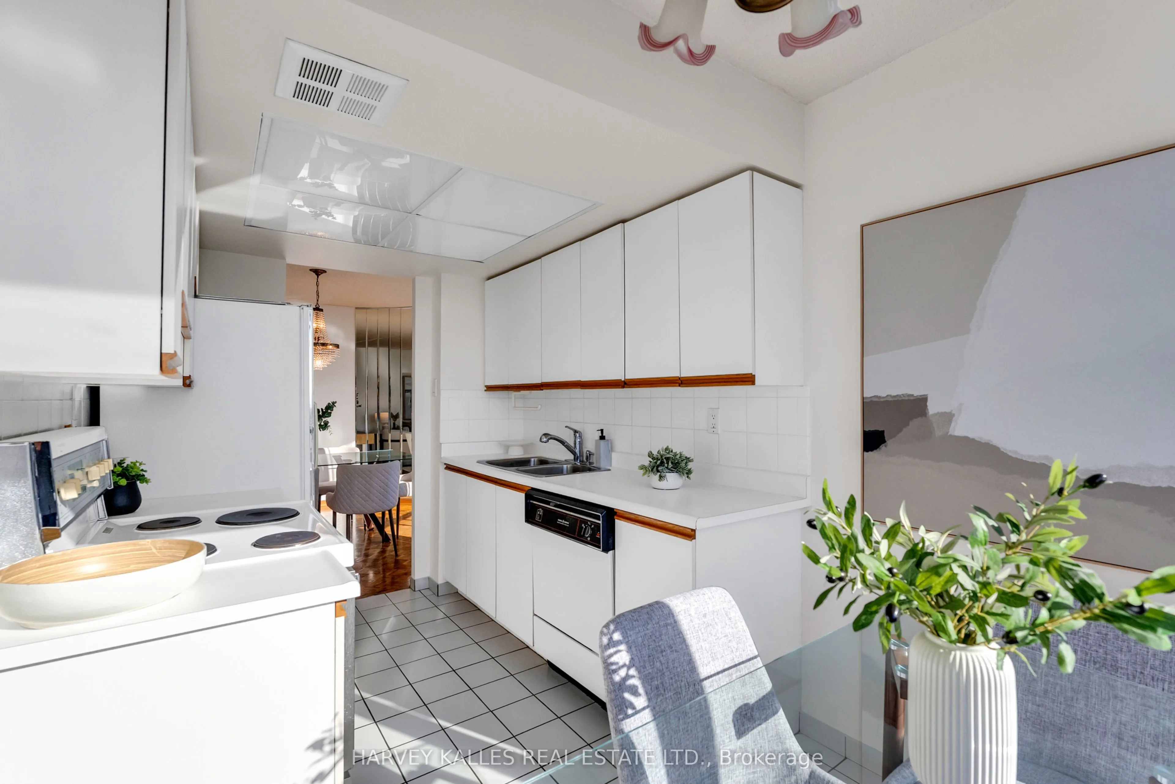 7440 Bathurst Street, #1411