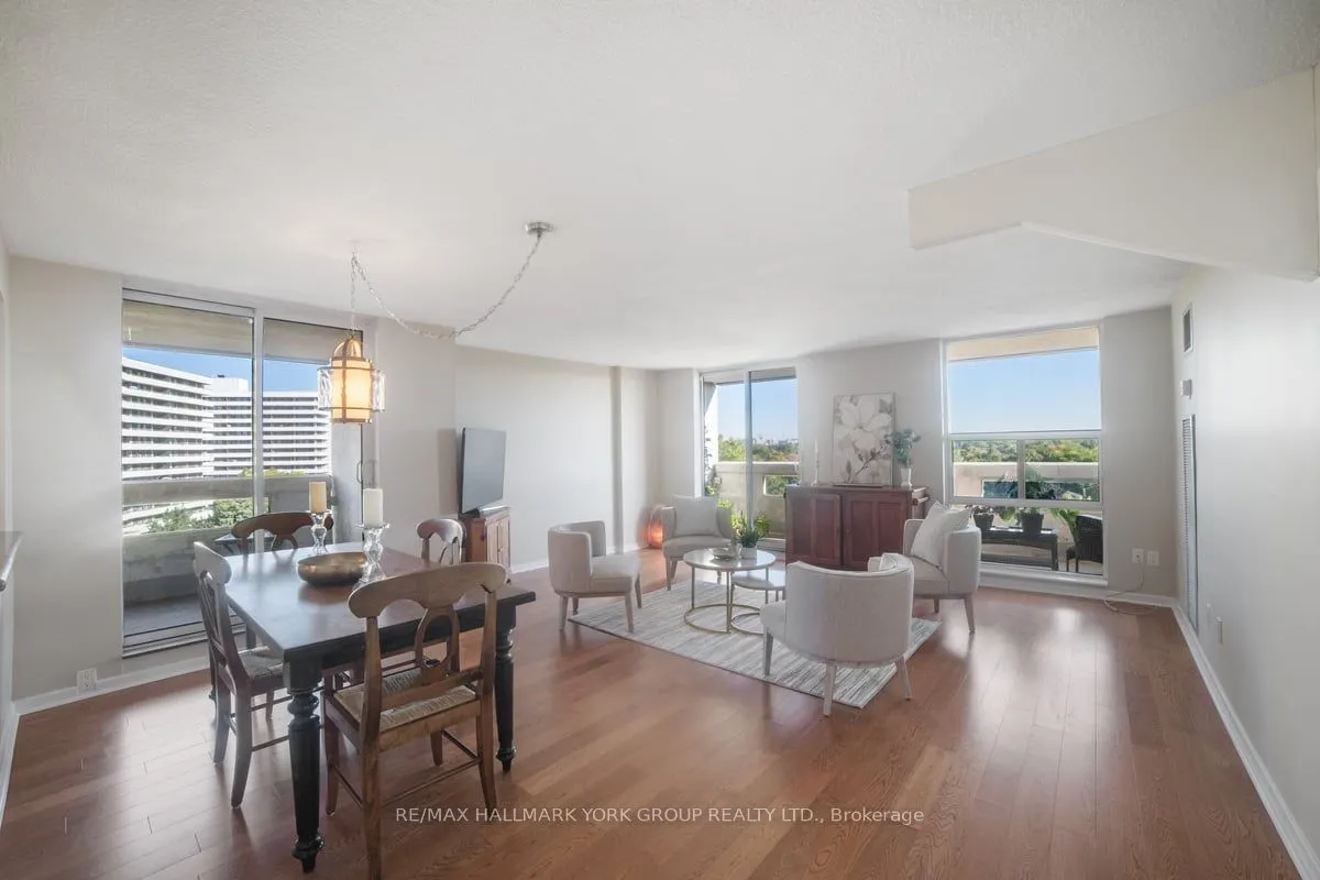 50 Inverlochy Boulevard, #810