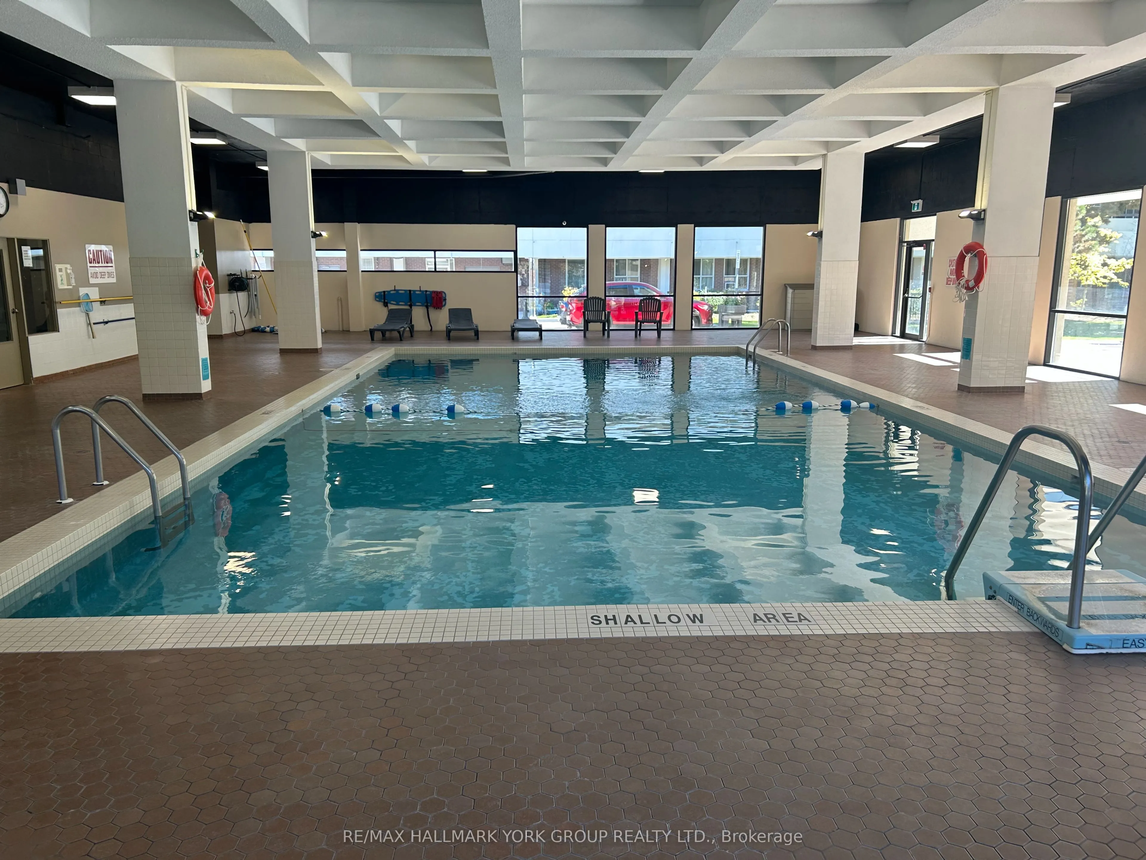 50 Inverlochy Boulevard, #810