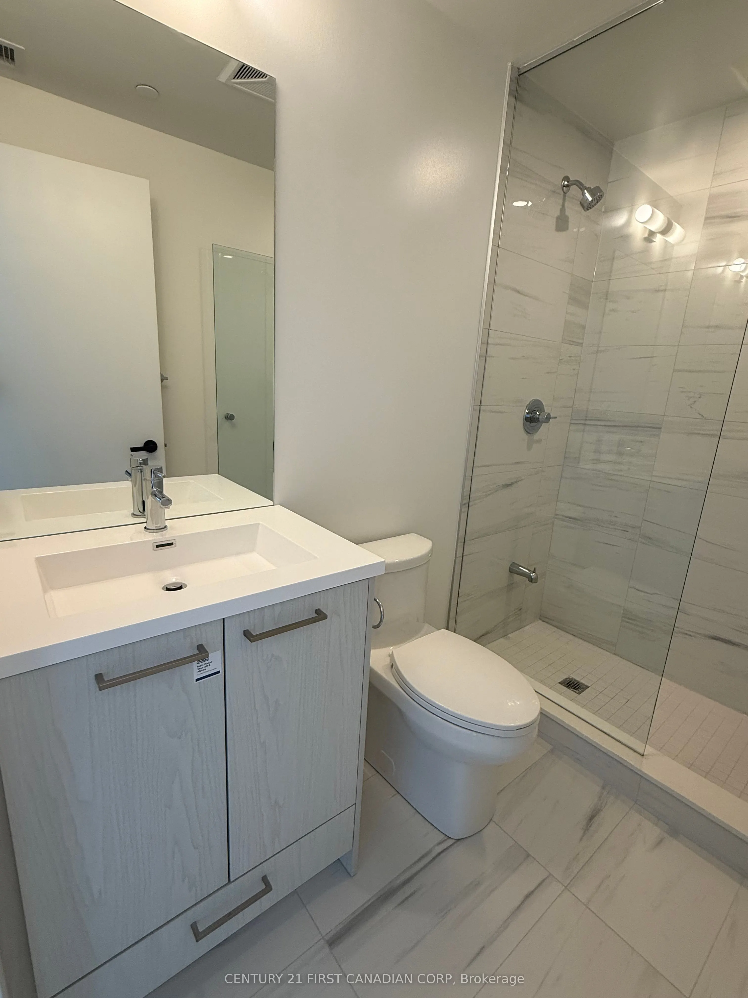 28 Interchange Way N, #D-3705