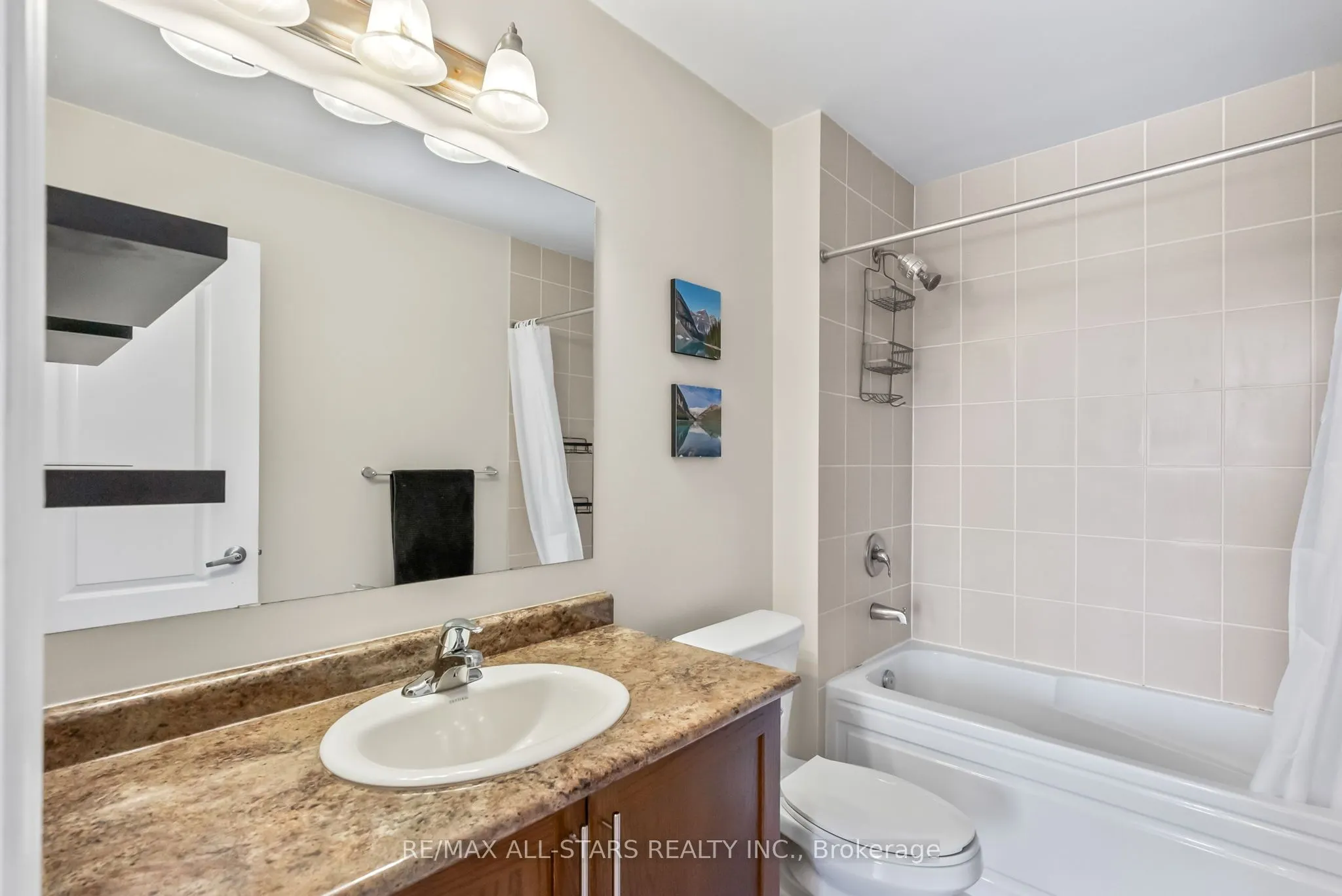 243 Boadway Crescent