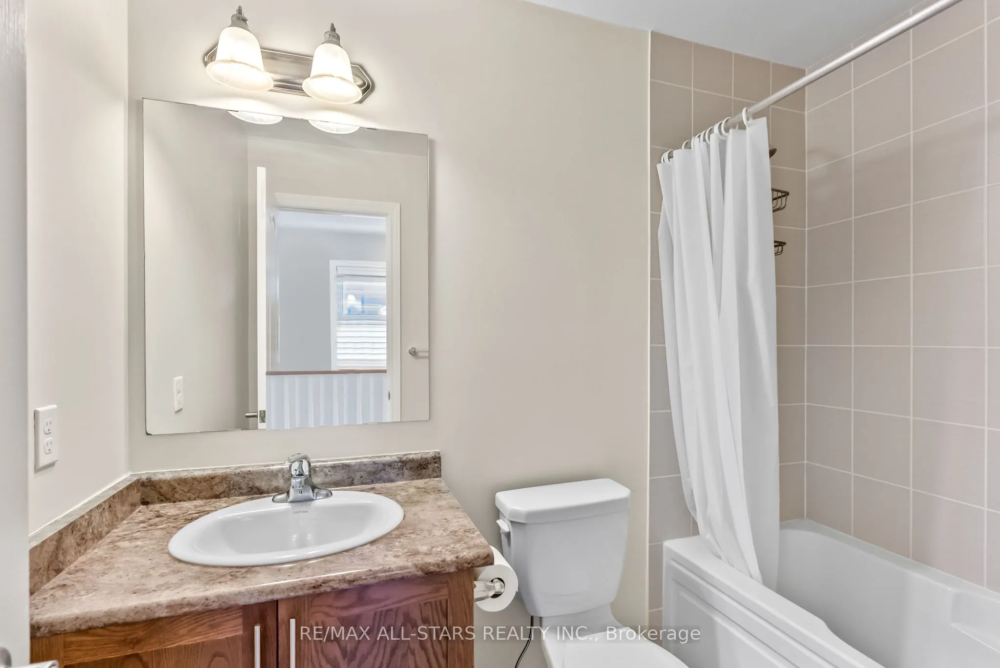243 Boadway Crescent