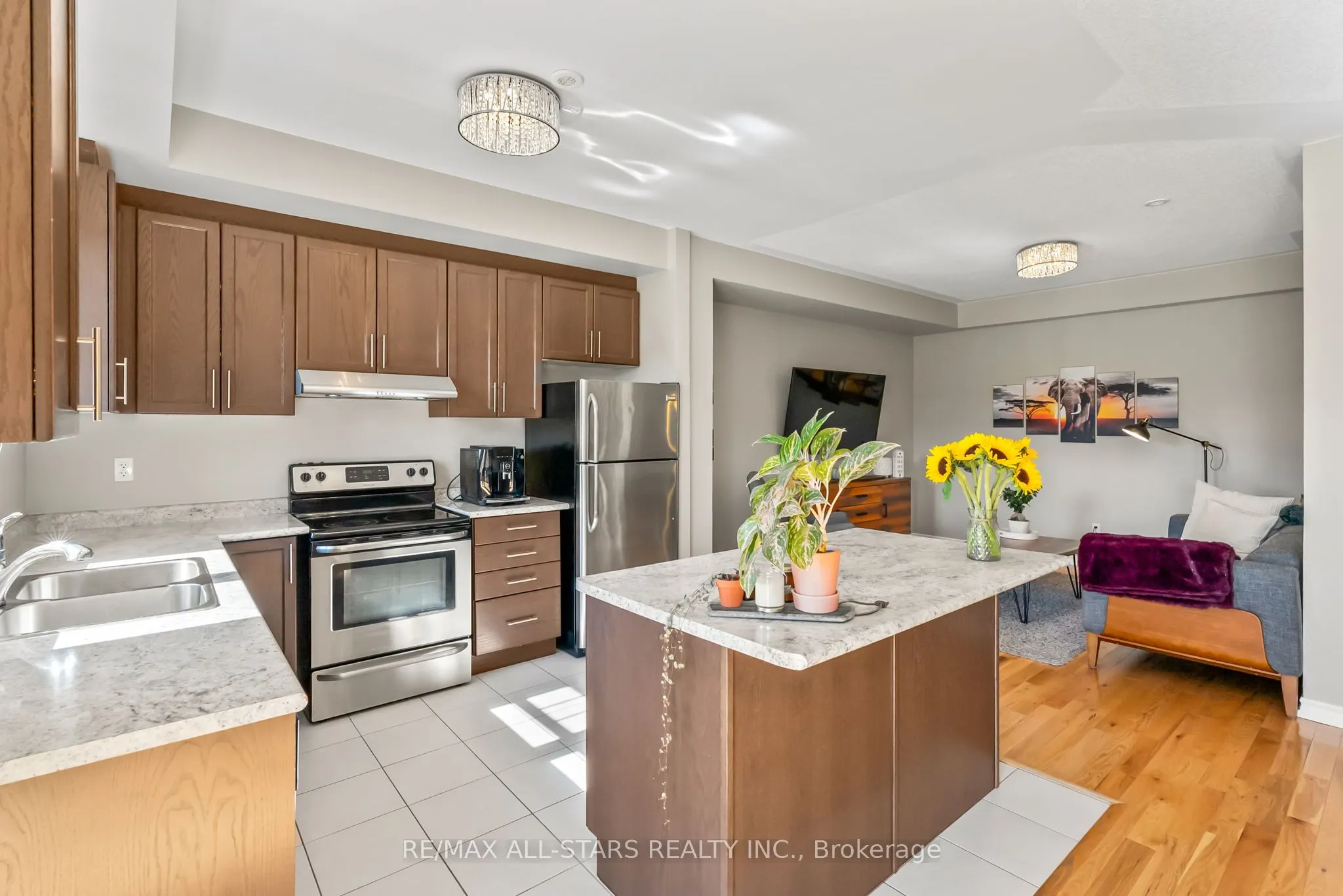 243 Boadway Crescent