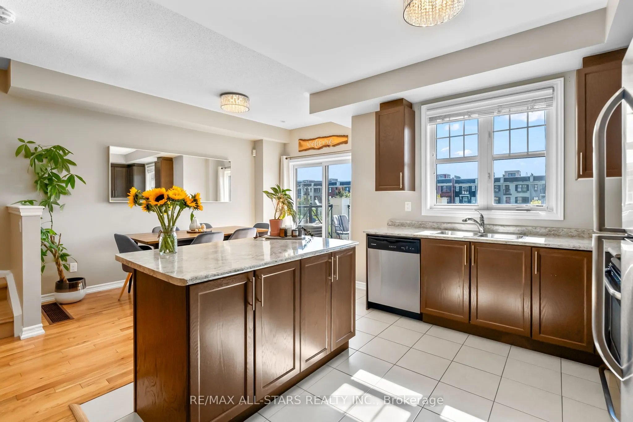 243 Boadway Crescent