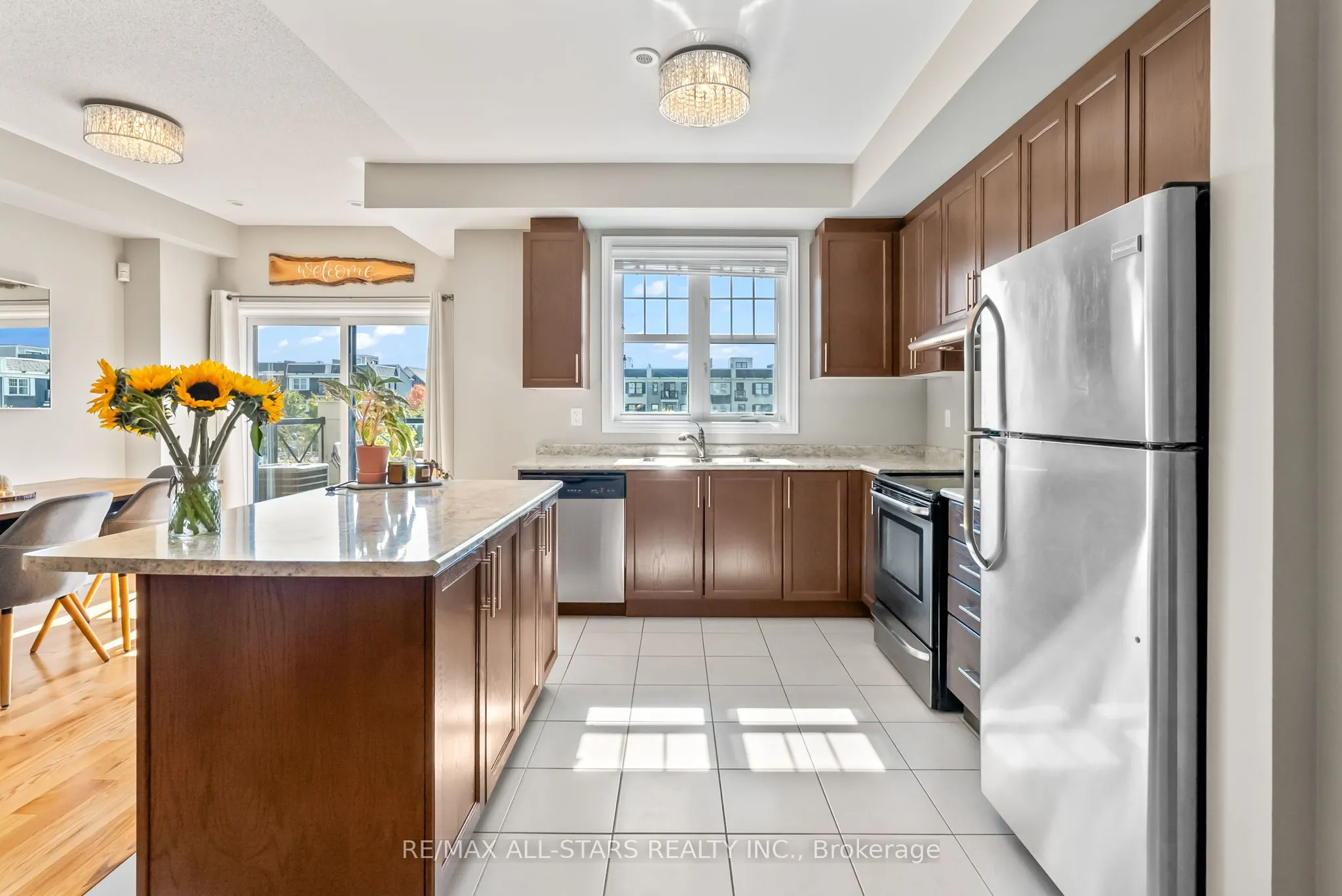 243 Boadway Crescent