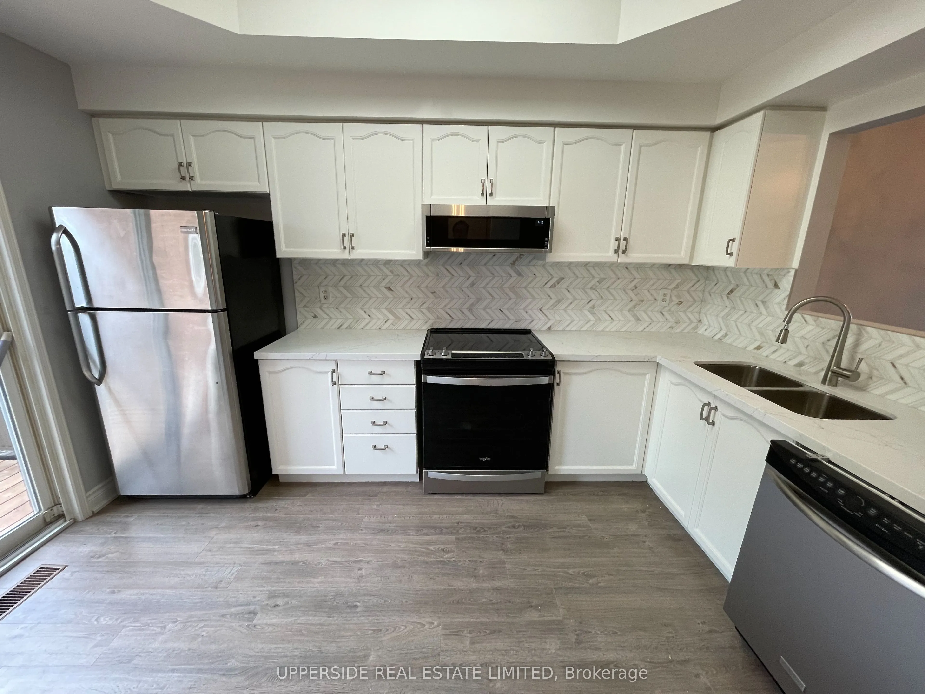 23 Observatory Lane, #10