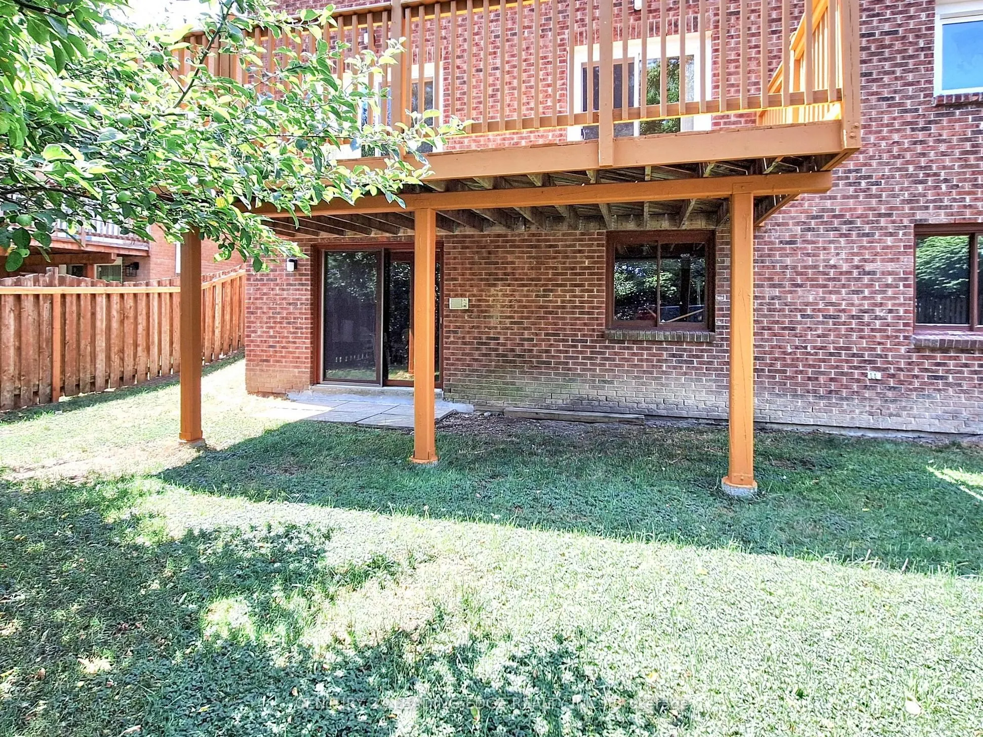 547 Village Parkway