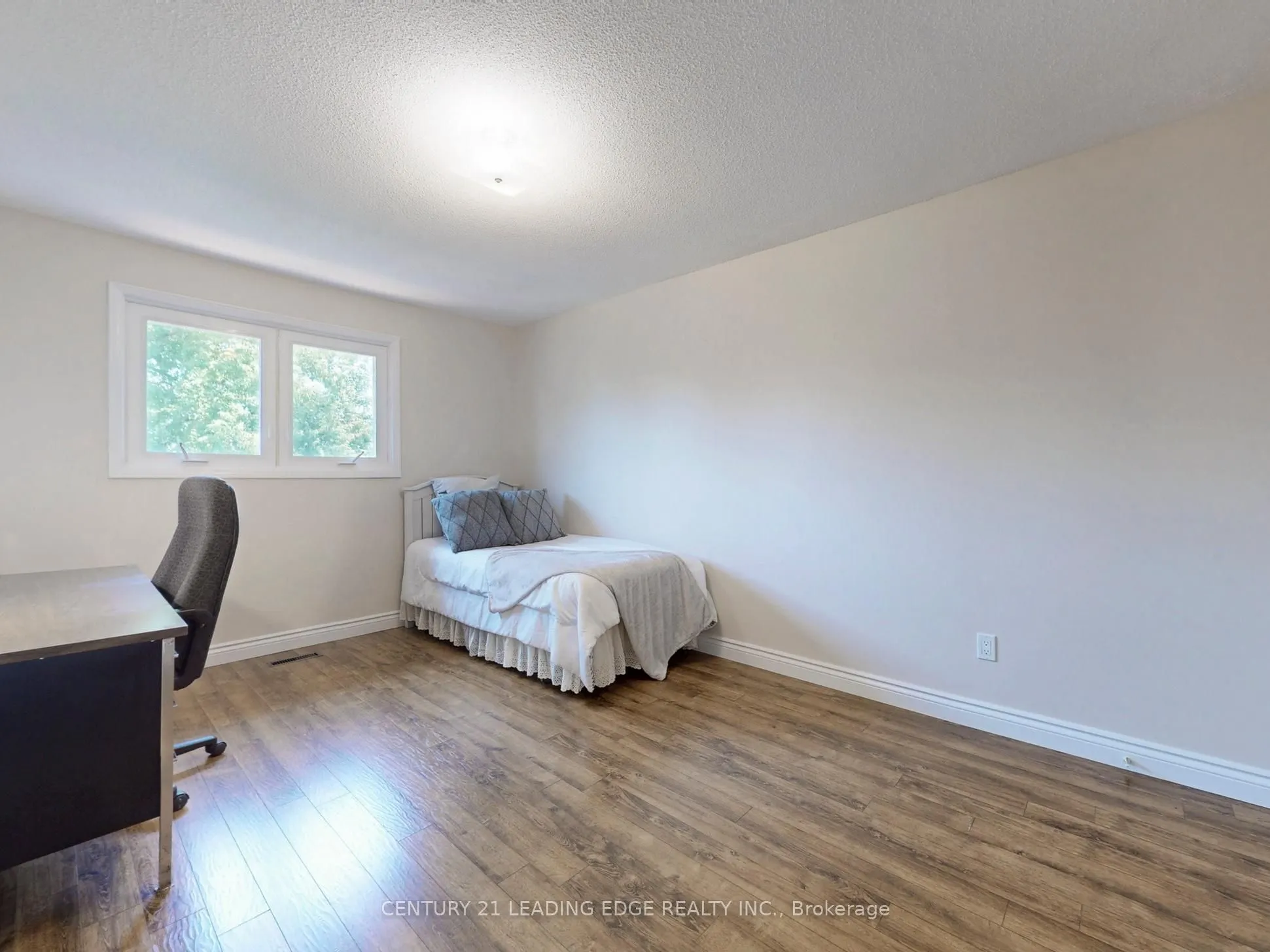 547 Village Parkway
