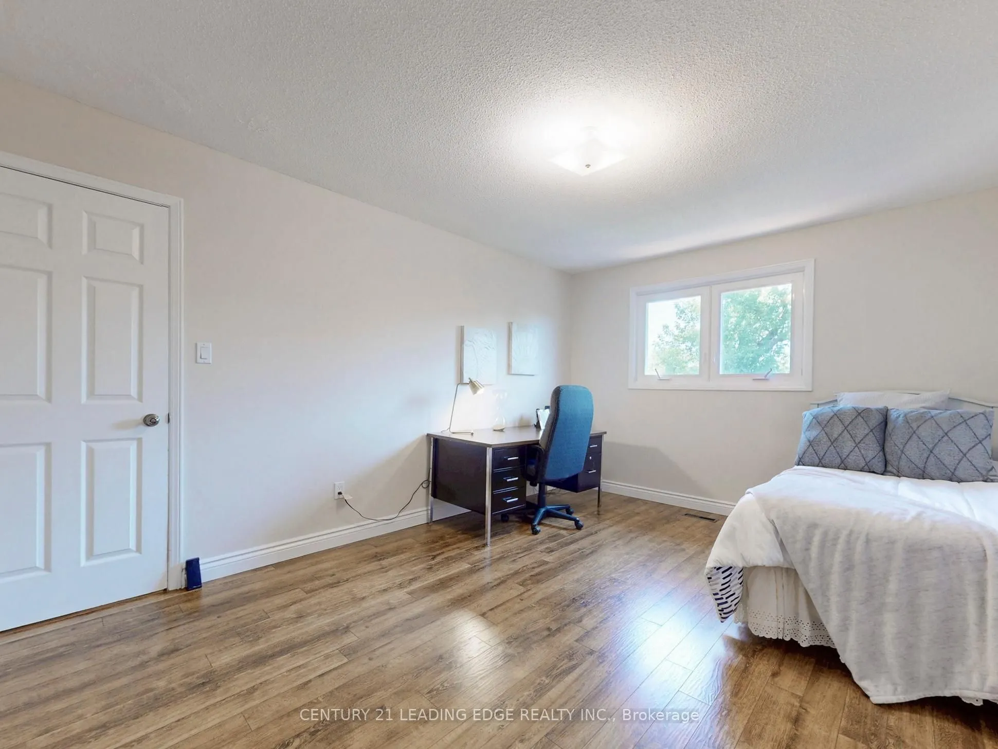 547 Village Parkway