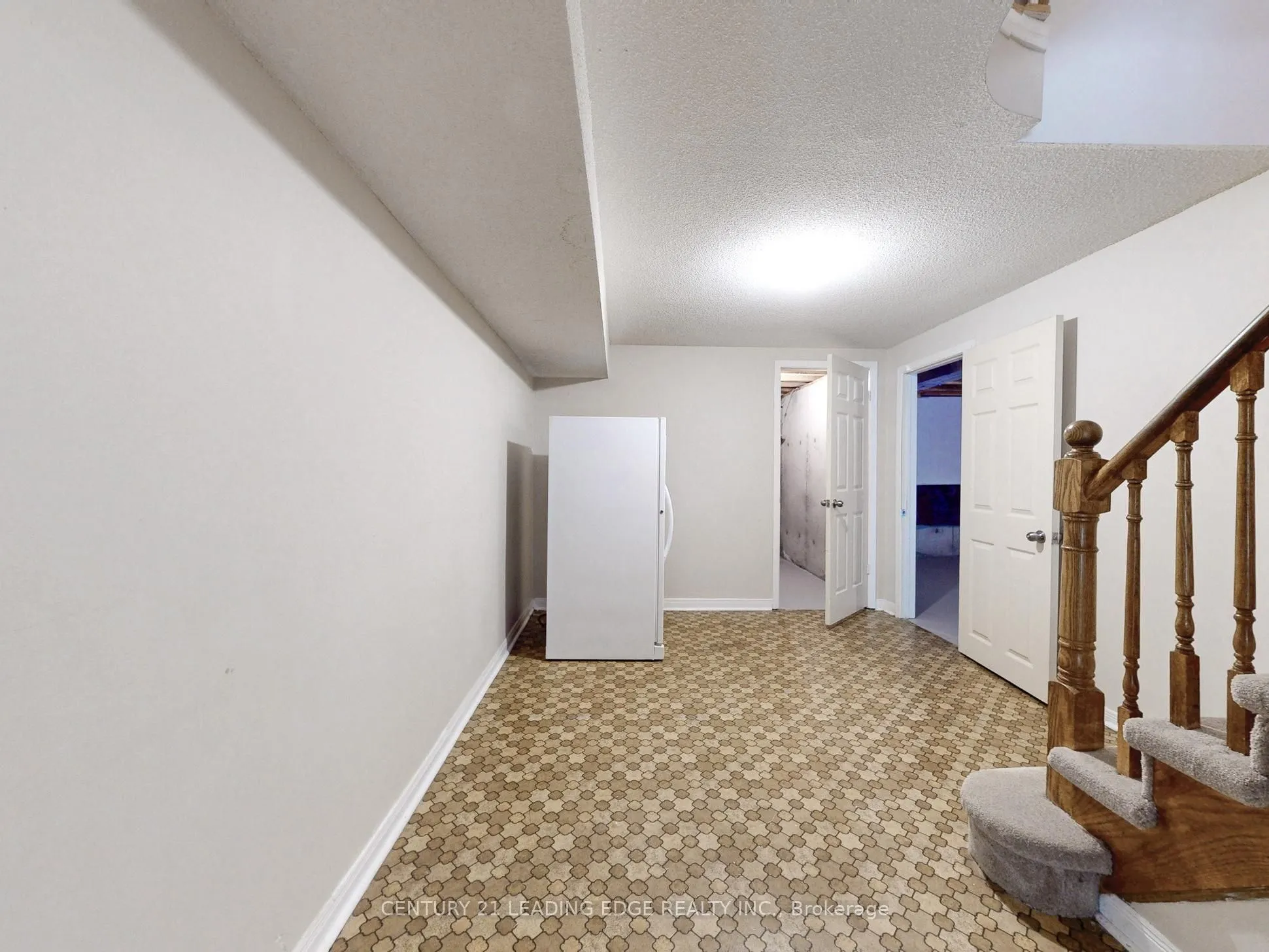 547 Village Parkway