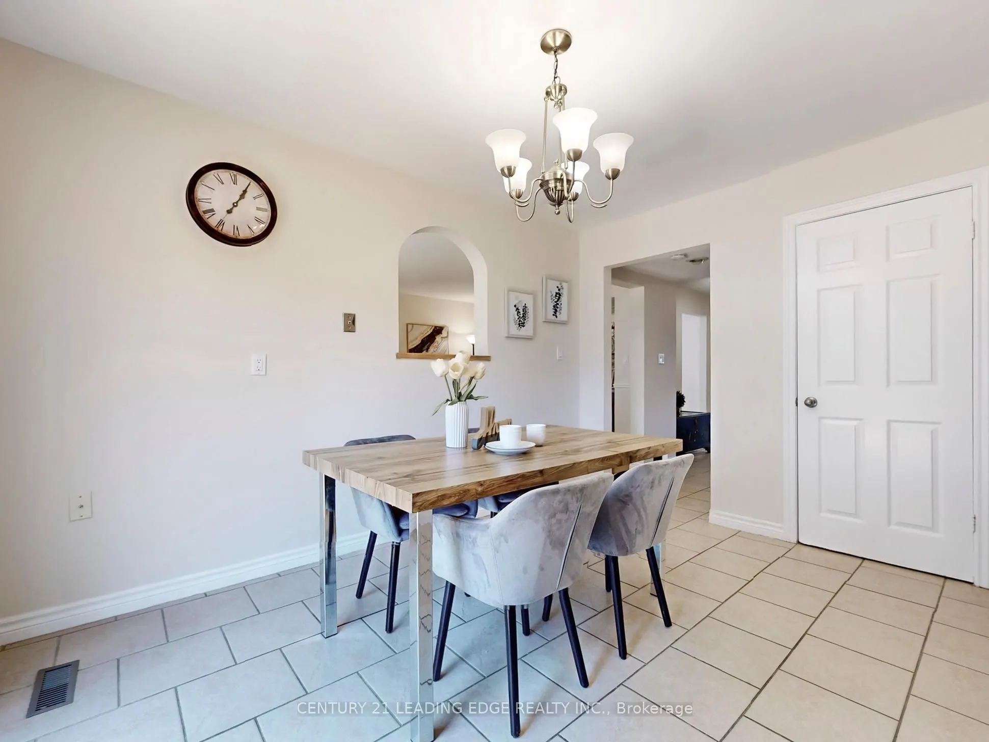 547 Village Parkway