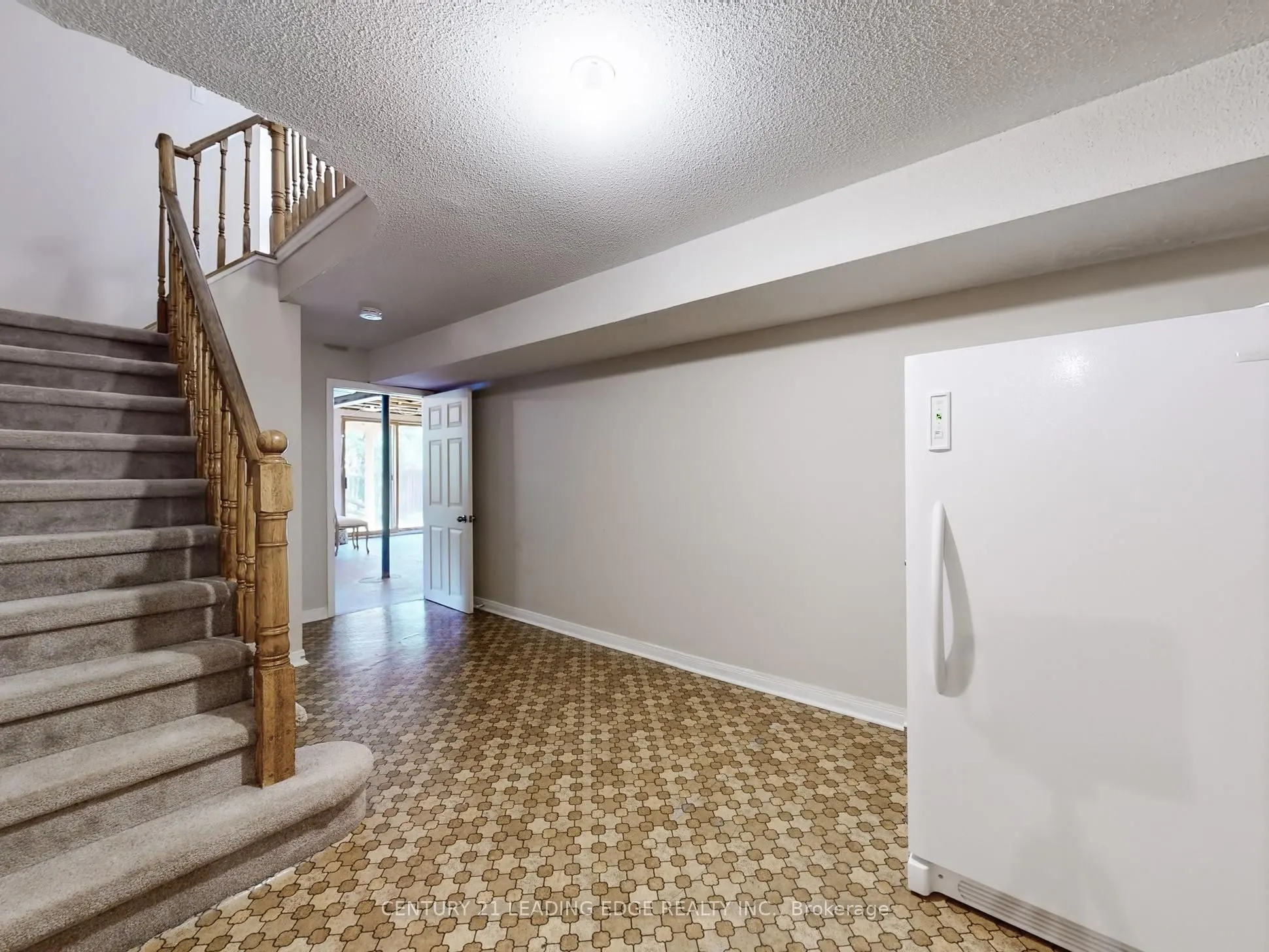 547 Village Parkway