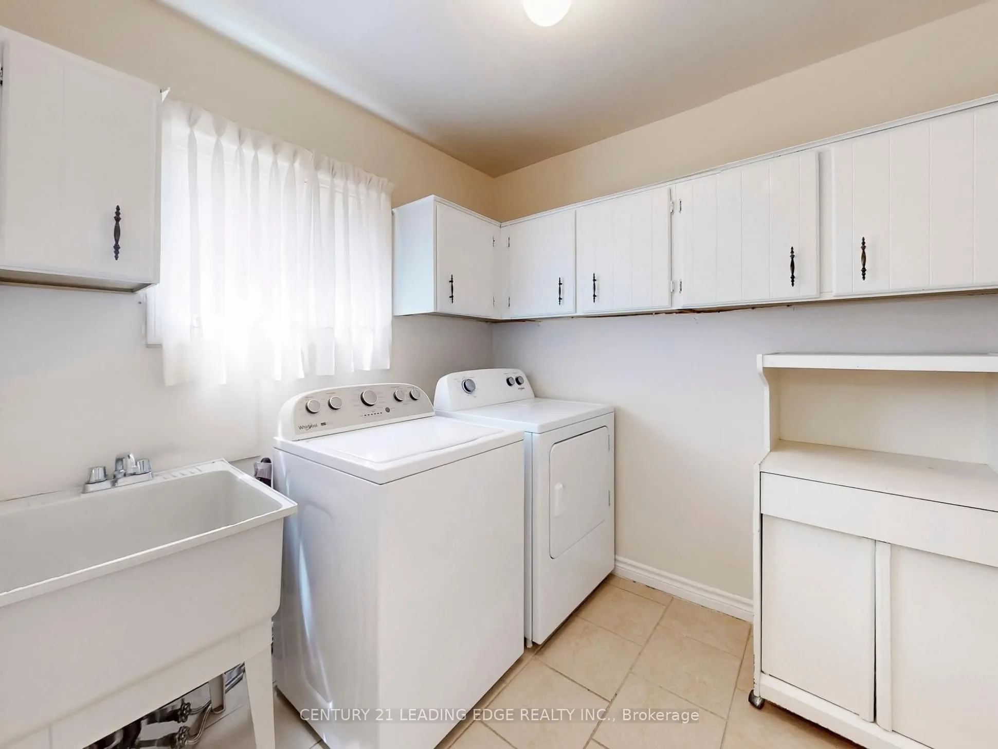 547 Village Parkway