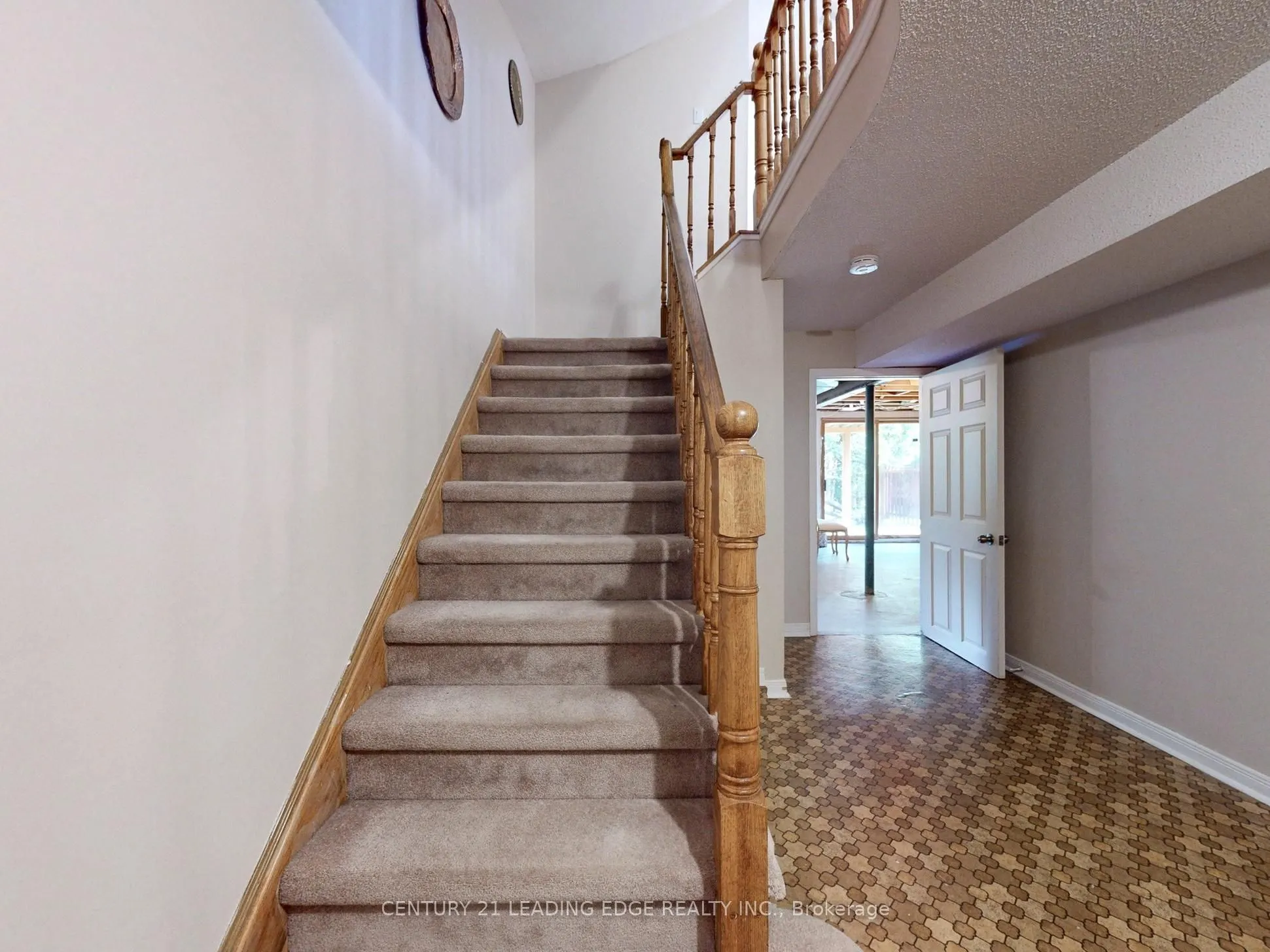 547 Village Parkway