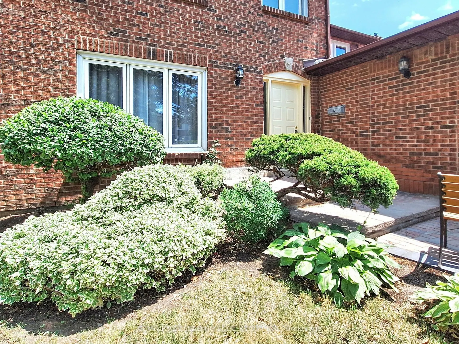 547 Village Parkway