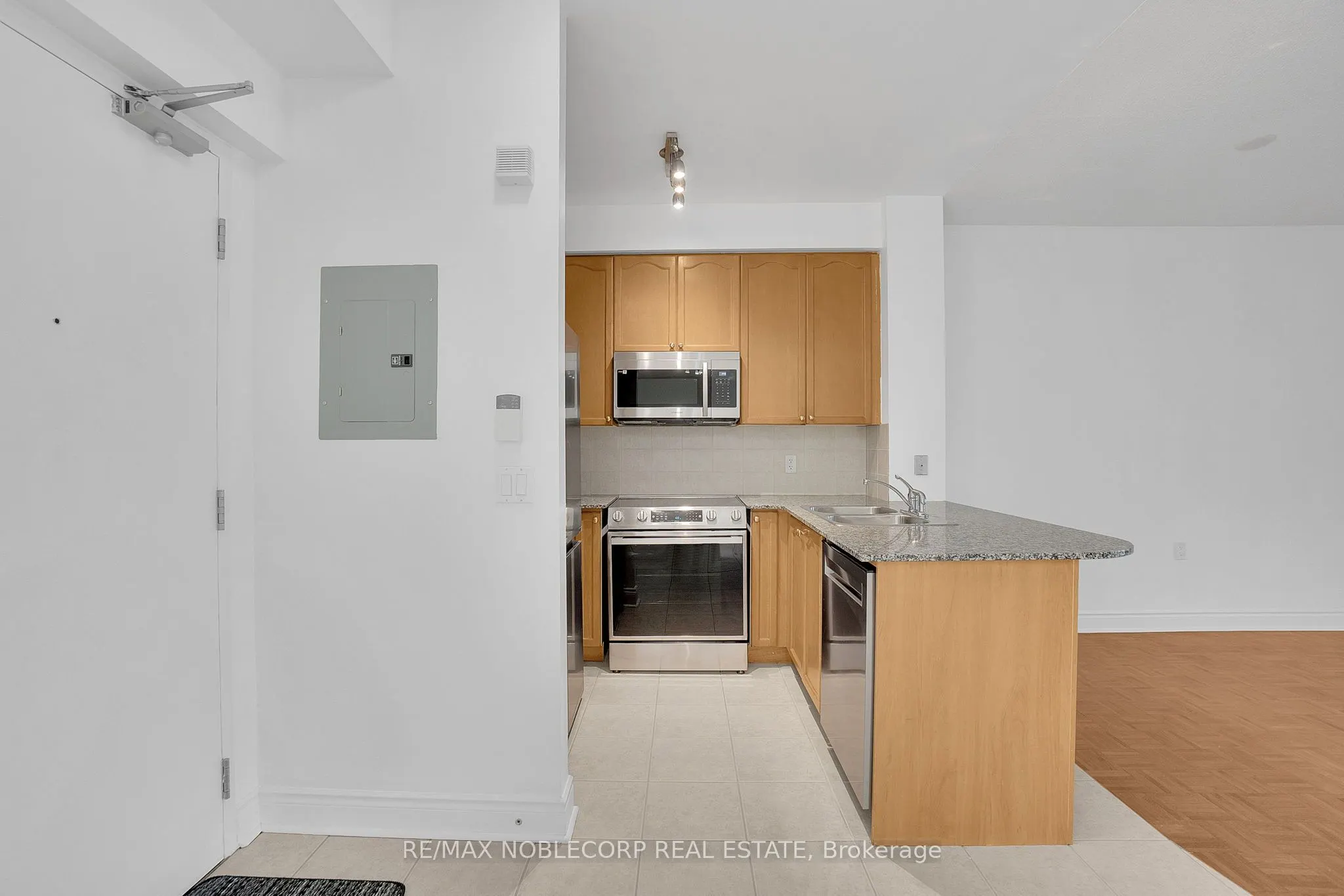 8201 Islington Avenue, #421