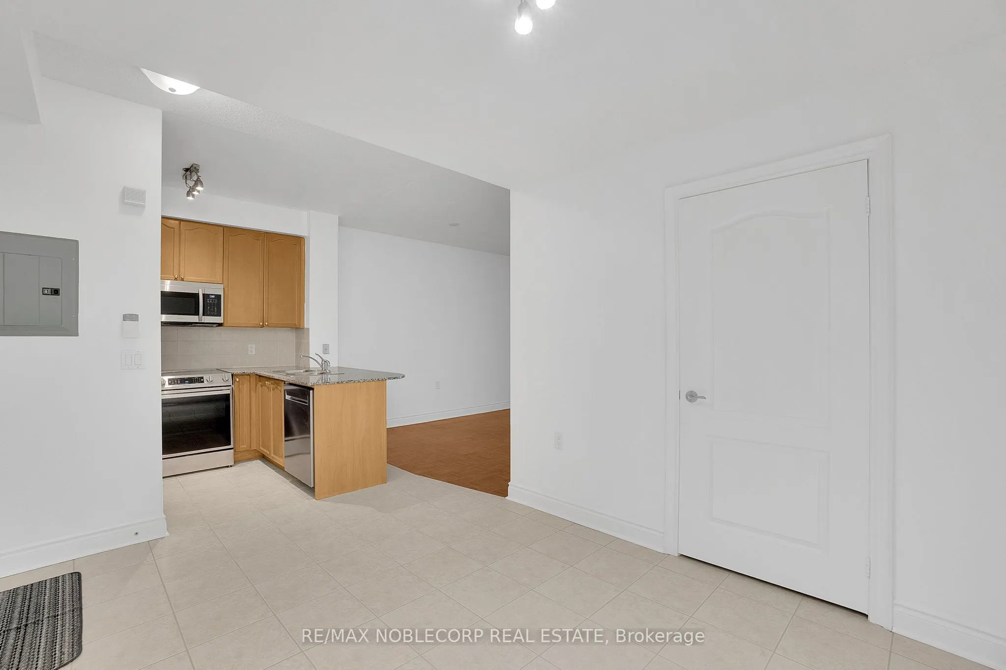 8201 Islington Avenue, #421