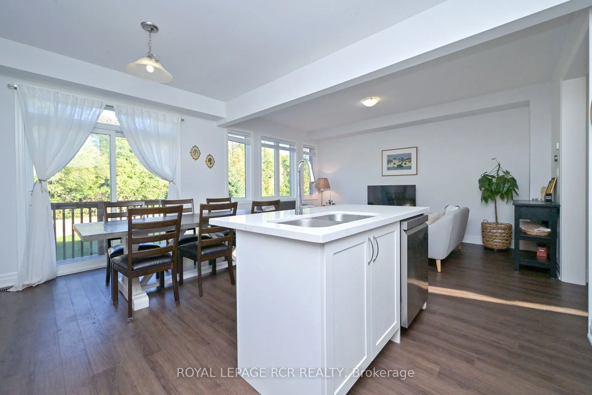 96 Wood Crescent