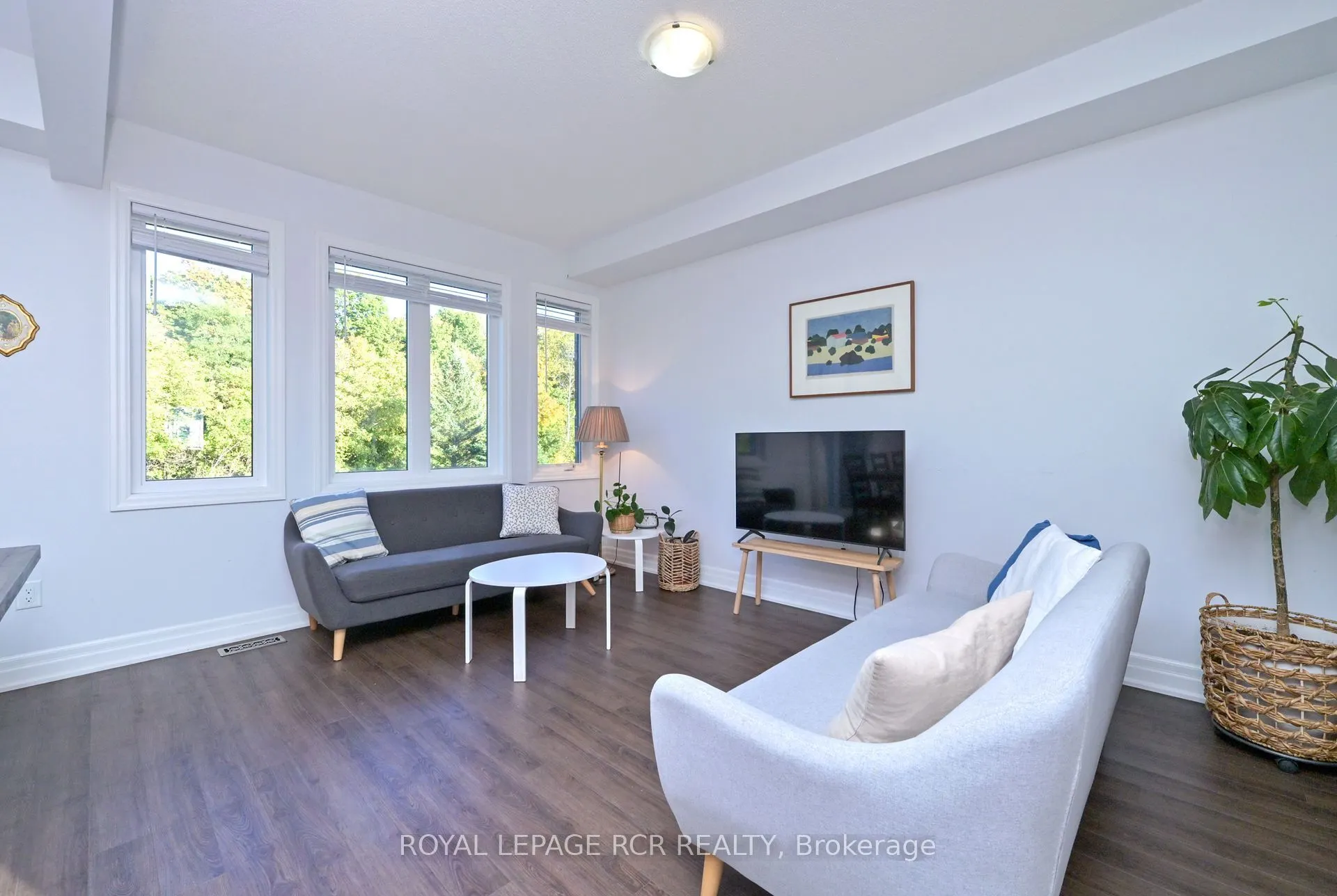 96 Wood Crescent