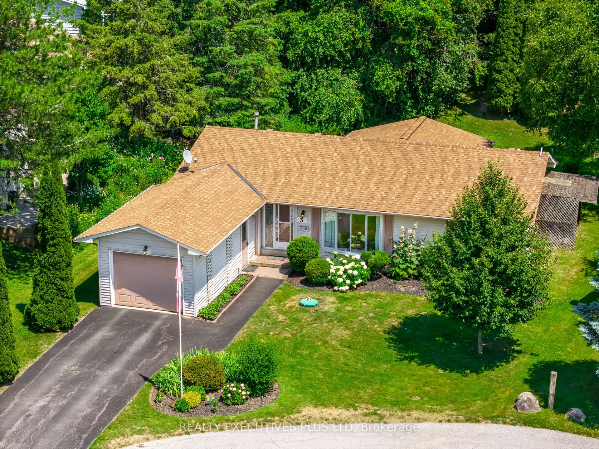 3 Pineview Court