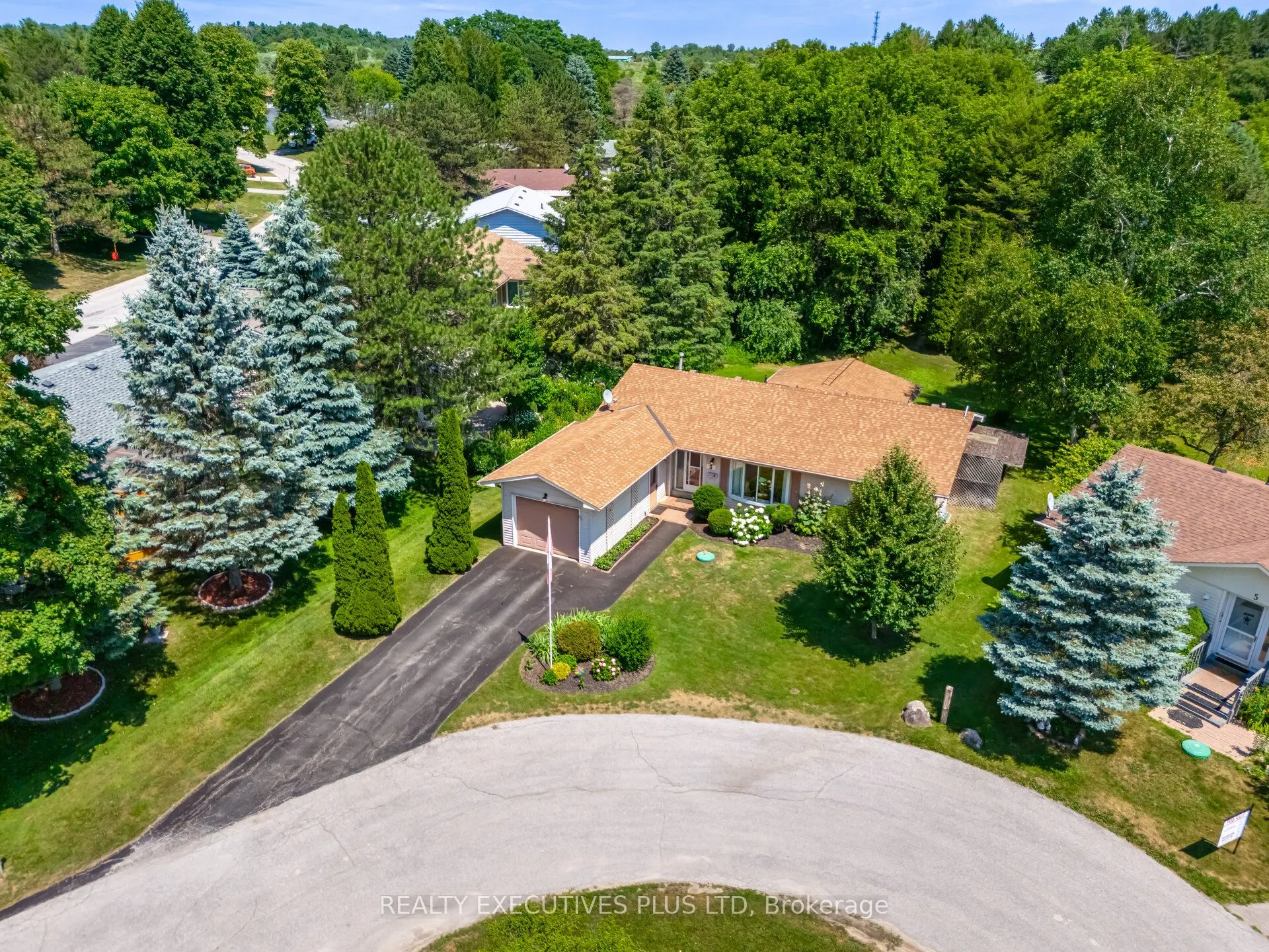 3 Pineview Court