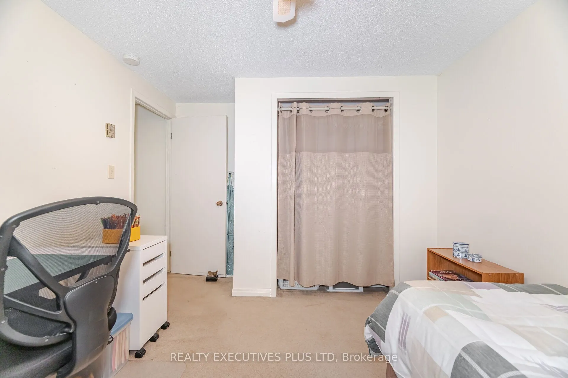 3 Pineview Court