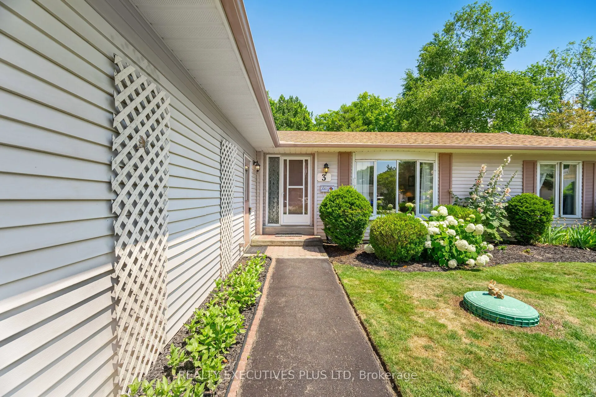 3 Pineview Court