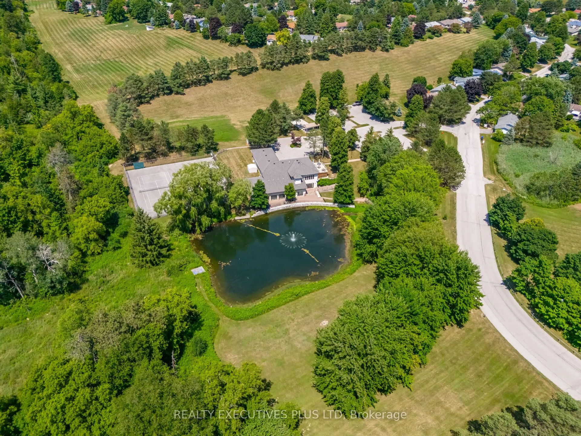 3 Pineview Court