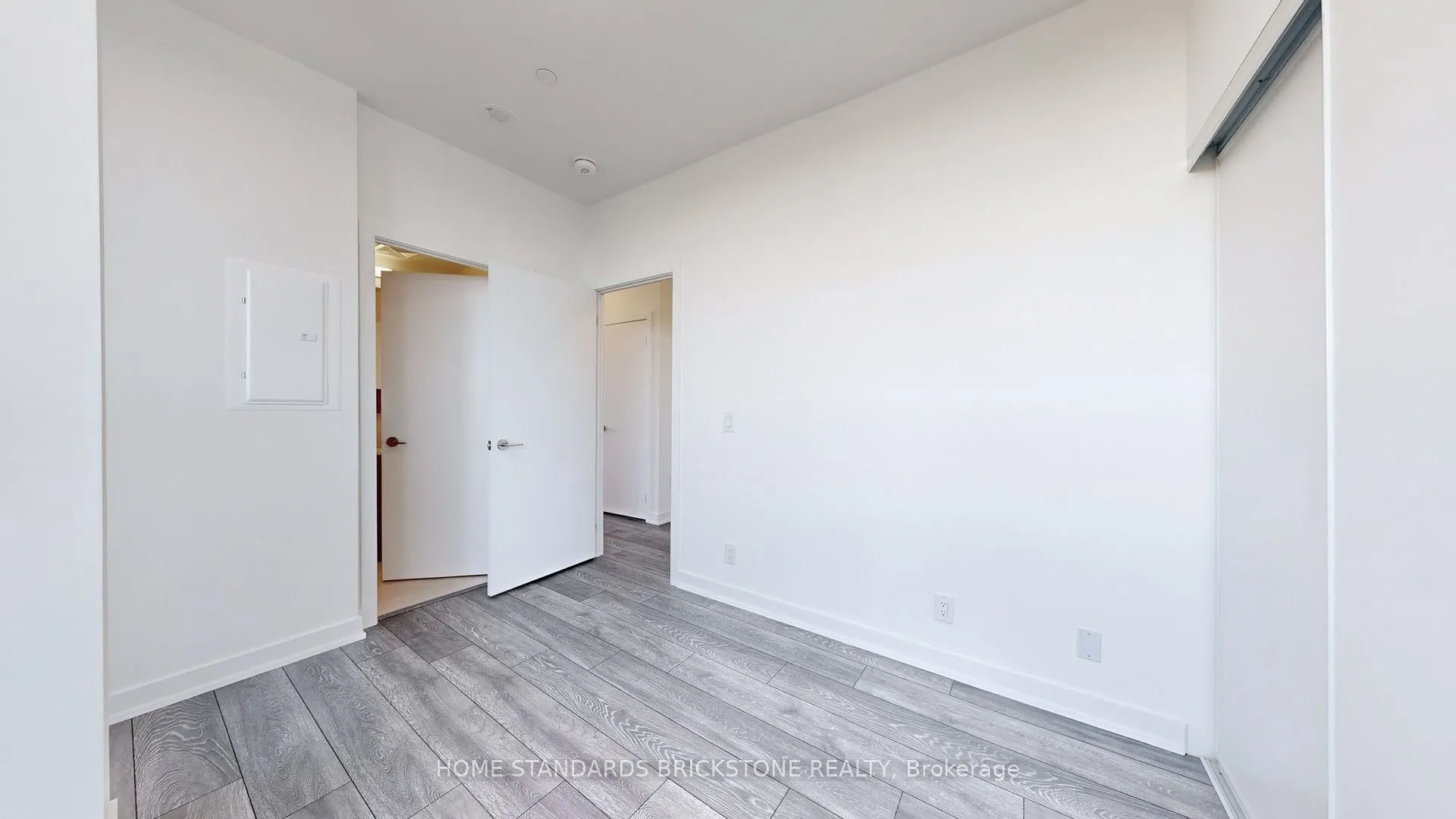 8888 Yonge Street, #711