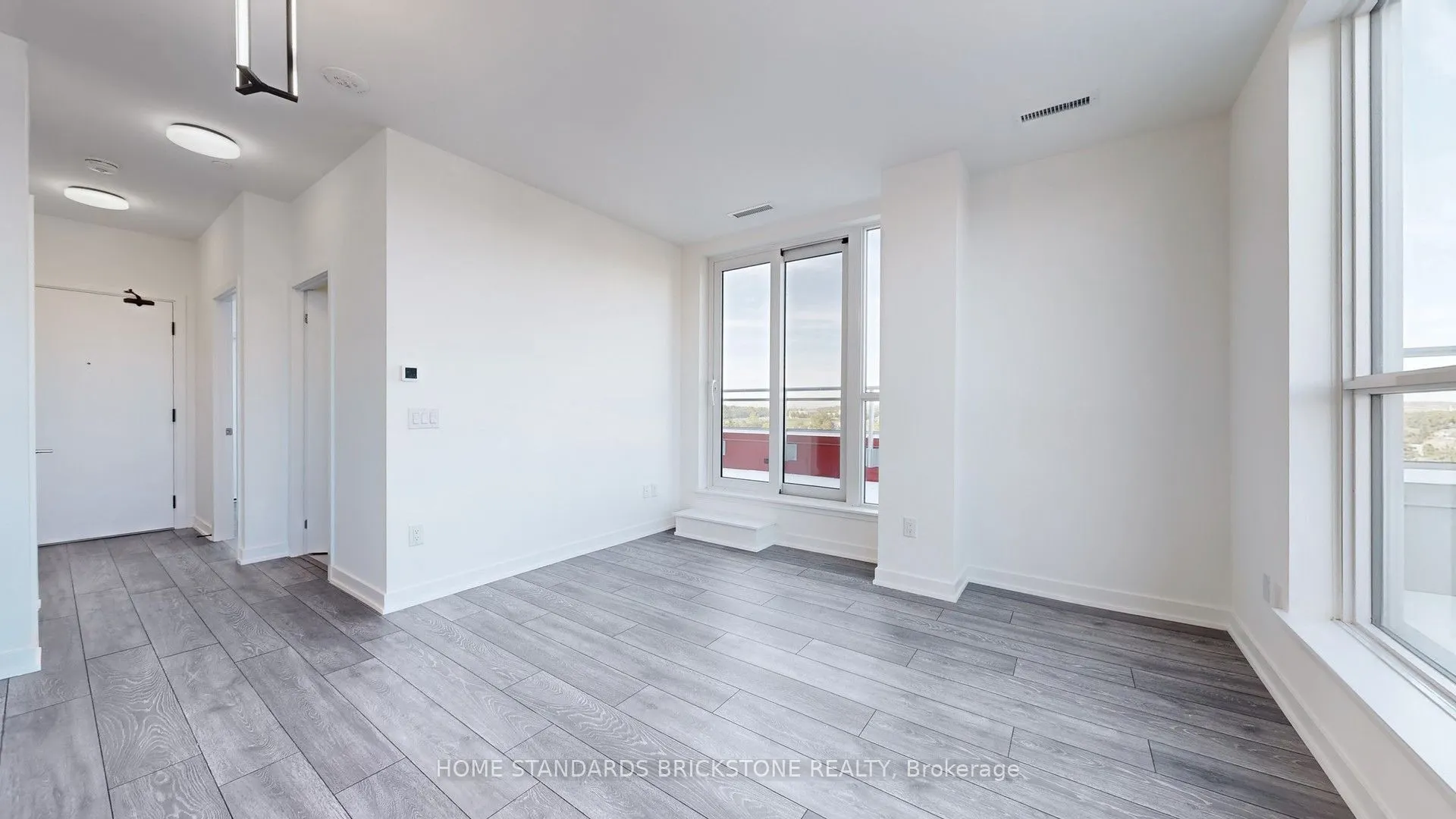 8888 Yonge Street, #711