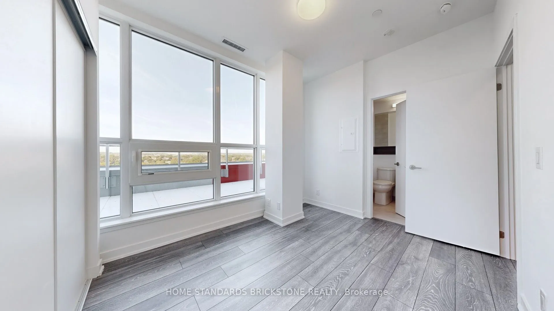 8888 Yonge Street, #711