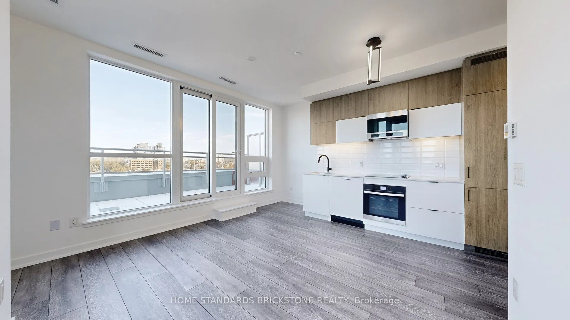 8888 Yonge Street, #711
