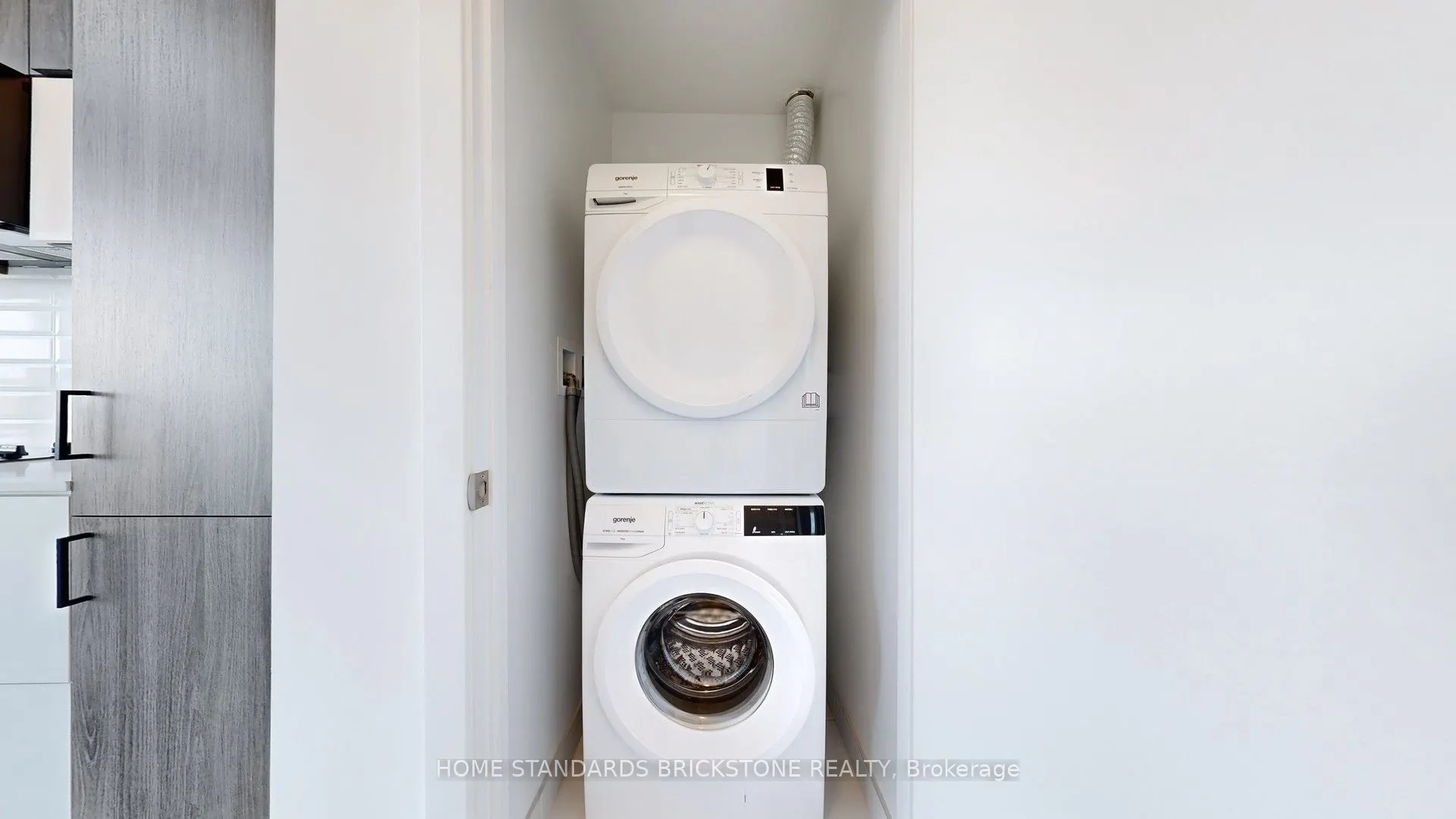 8888 Yonge Street, #711
