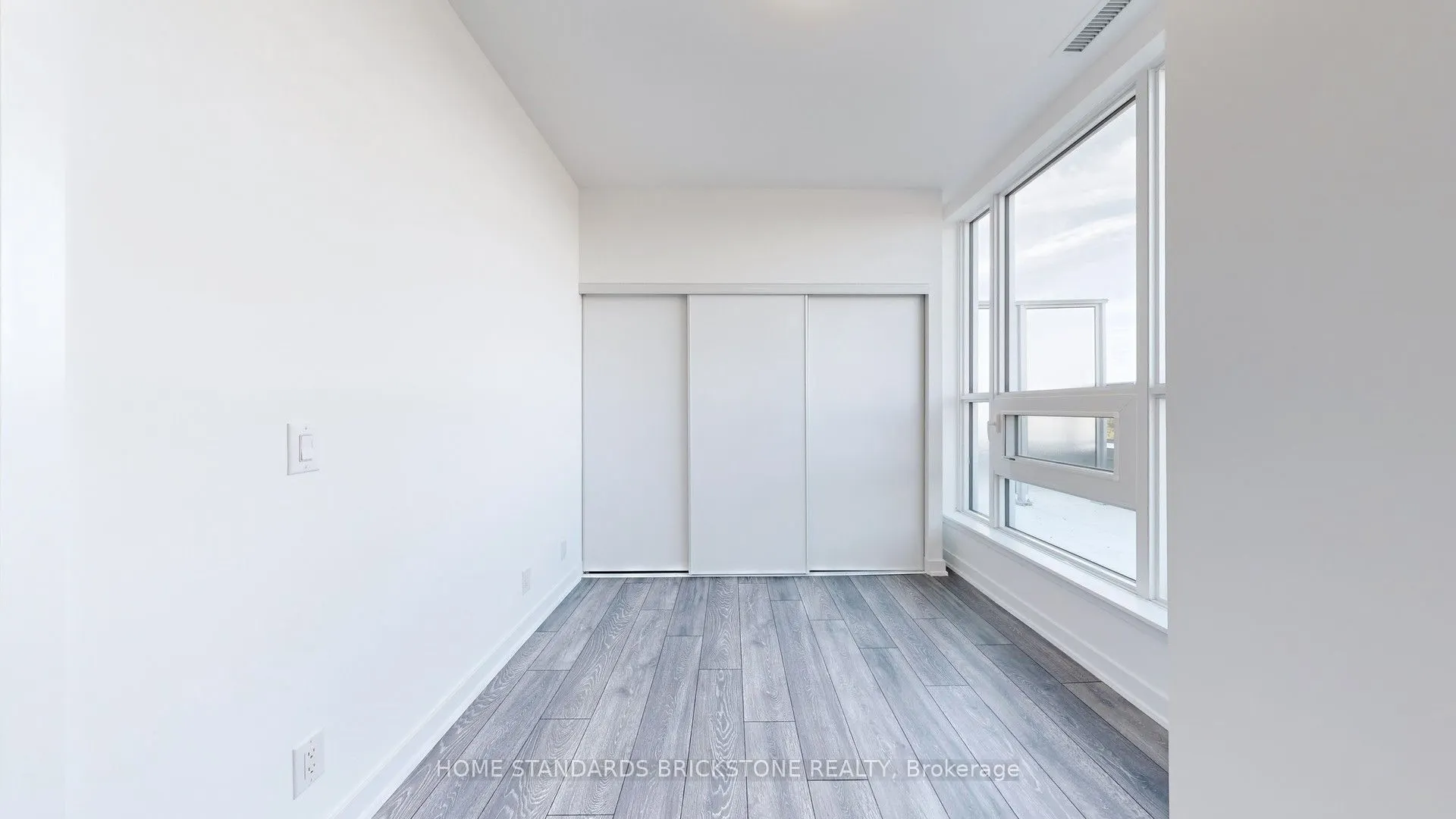 8888 Yonge Street, #711