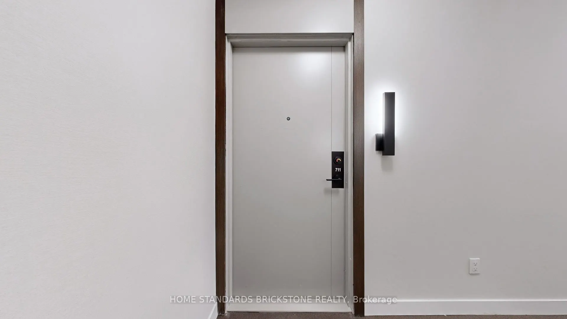 8888 Yonge Street, #711