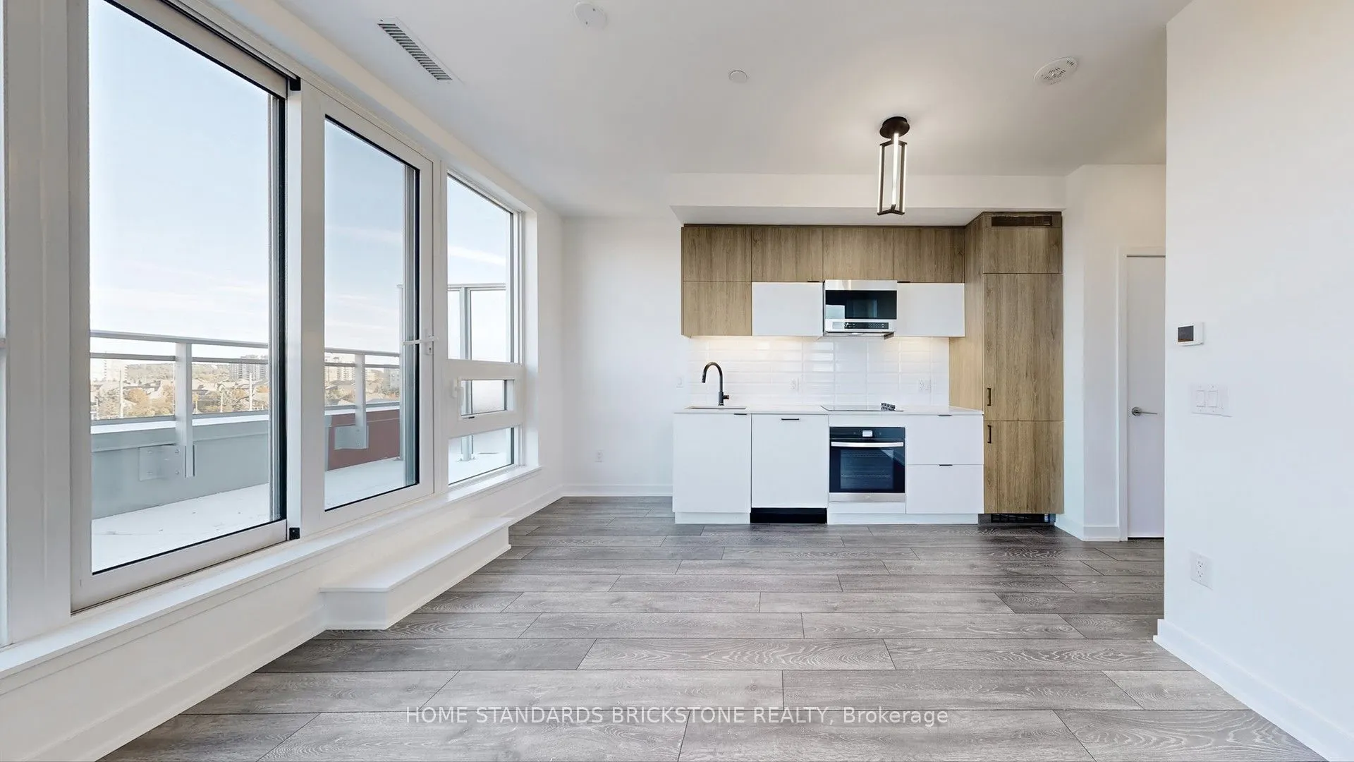 8888 Yonge Street, #711