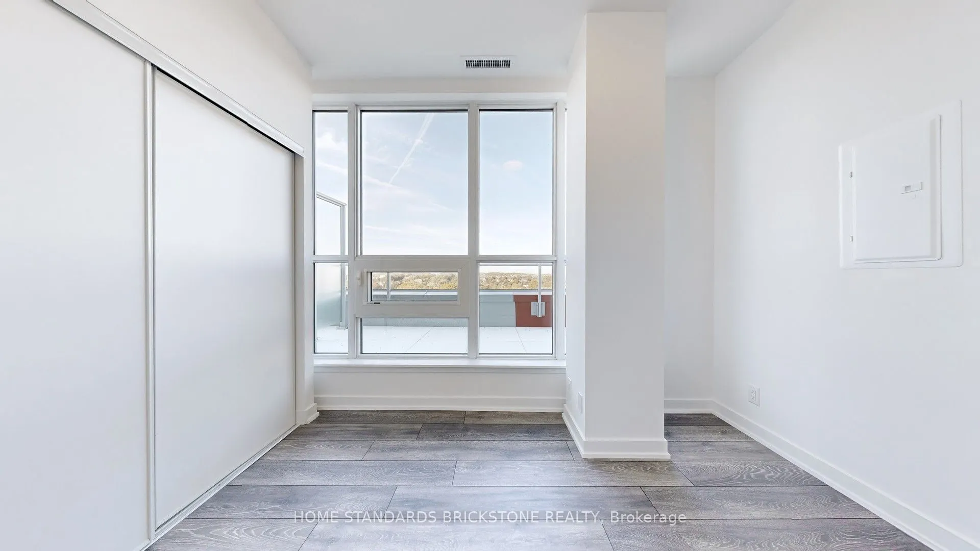 8888 Yonge Street, #711
